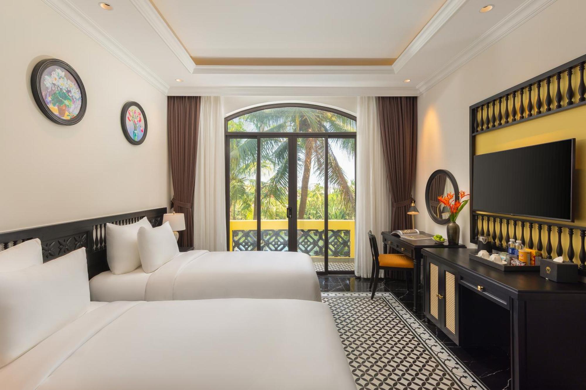 Premier River View Room