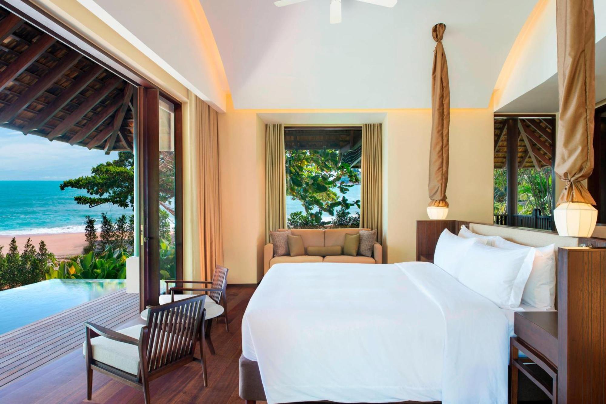 Tropical Pool One-Bedroom Villa with King Bed and Sofa Bed