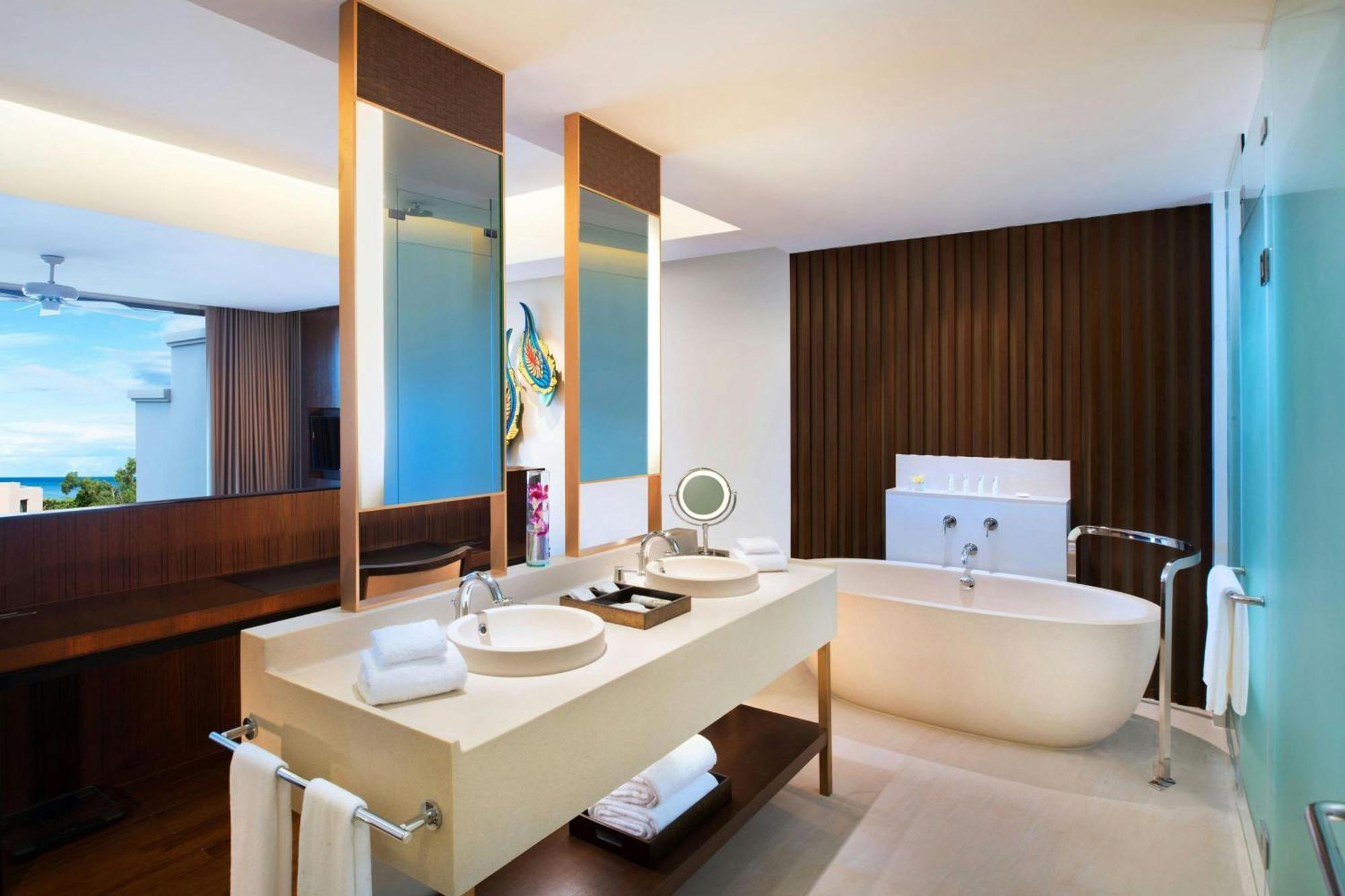 Premium Ocean Queen Suite Two Queen Beds Sofa Bed Private Pool