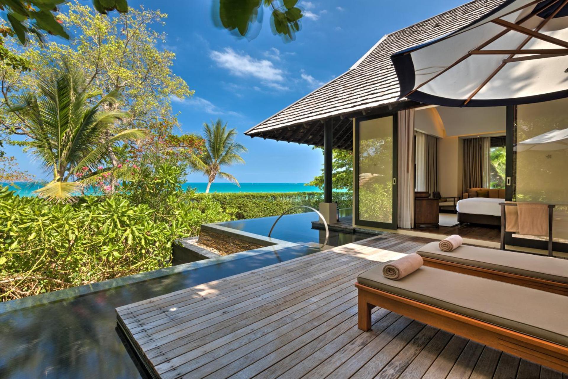 Tropical Pool One-Bedroom Villa King Bed Sofa Bed