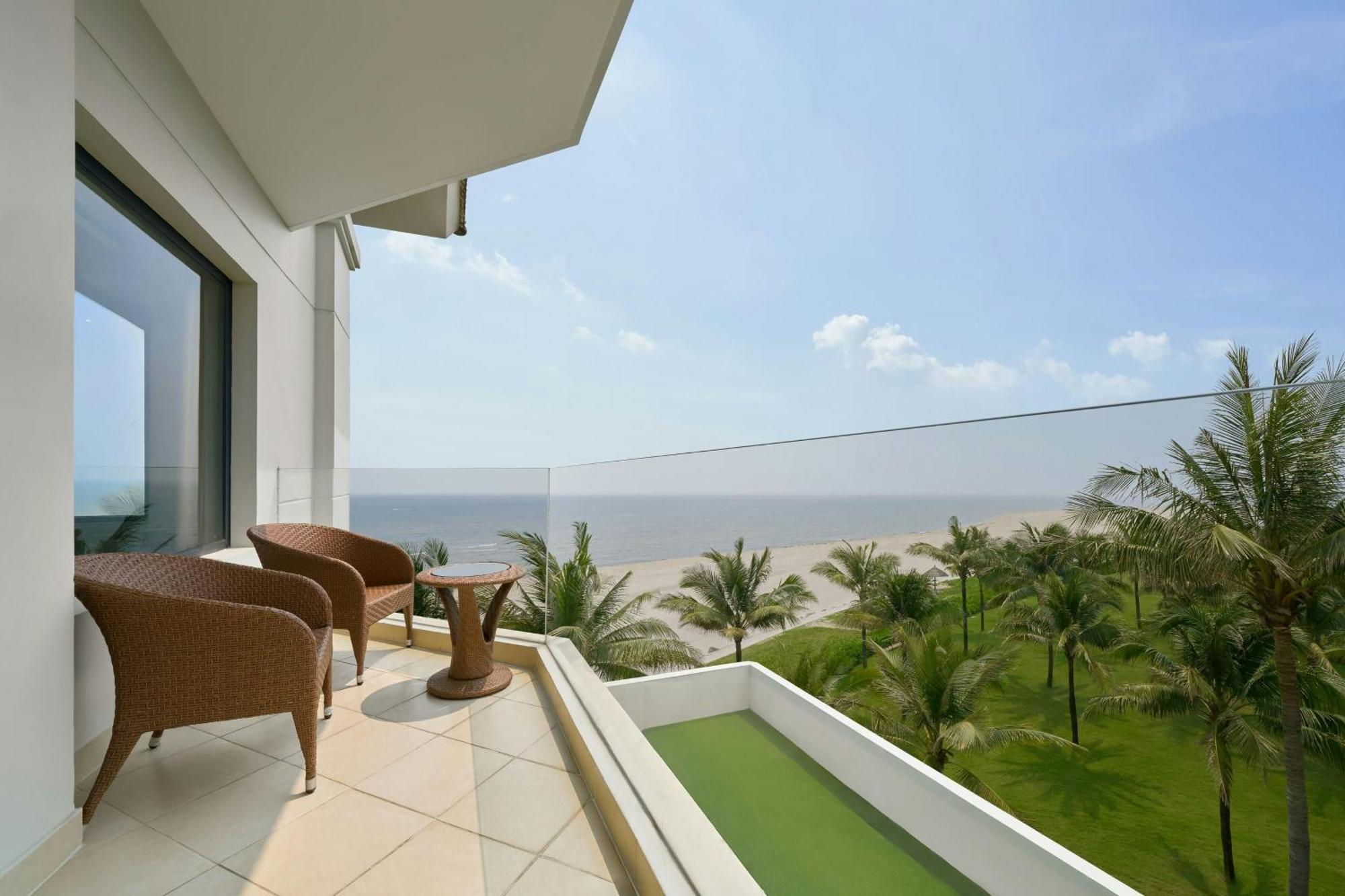 Junior King Suite Ocean View Balcony