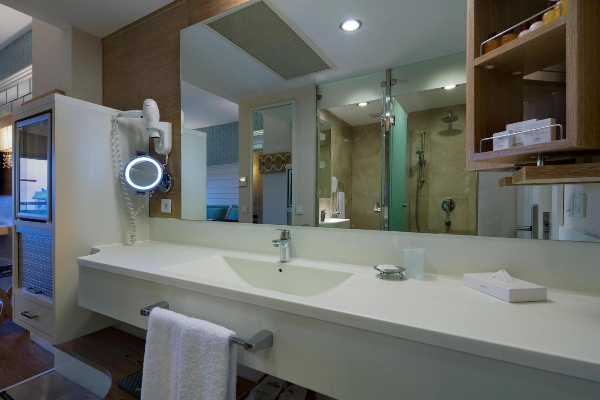 Standard Double or Twin Room Sea View