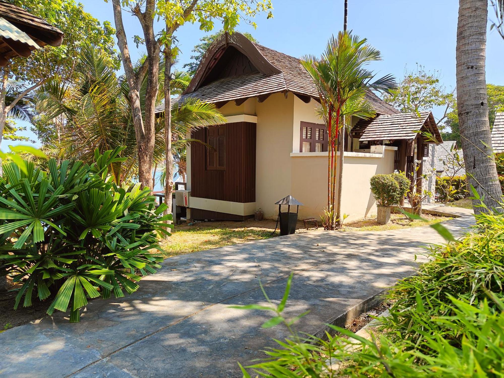 Deluxe Pool Villa with Ocean View