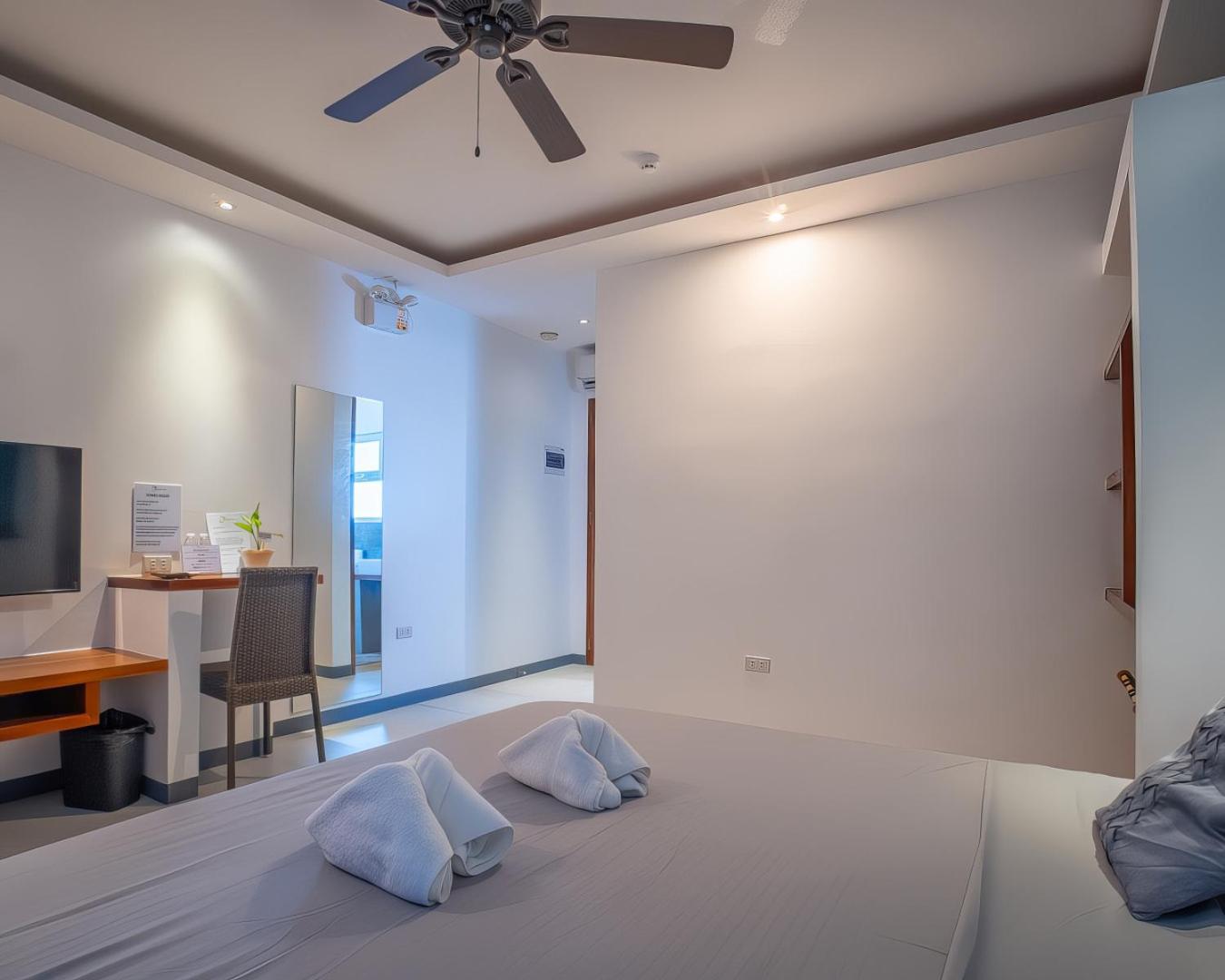 Deluxe King Room,1688886846:JPEG