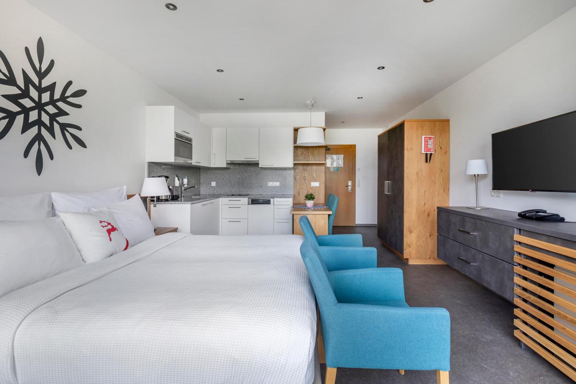 Studio Apartment