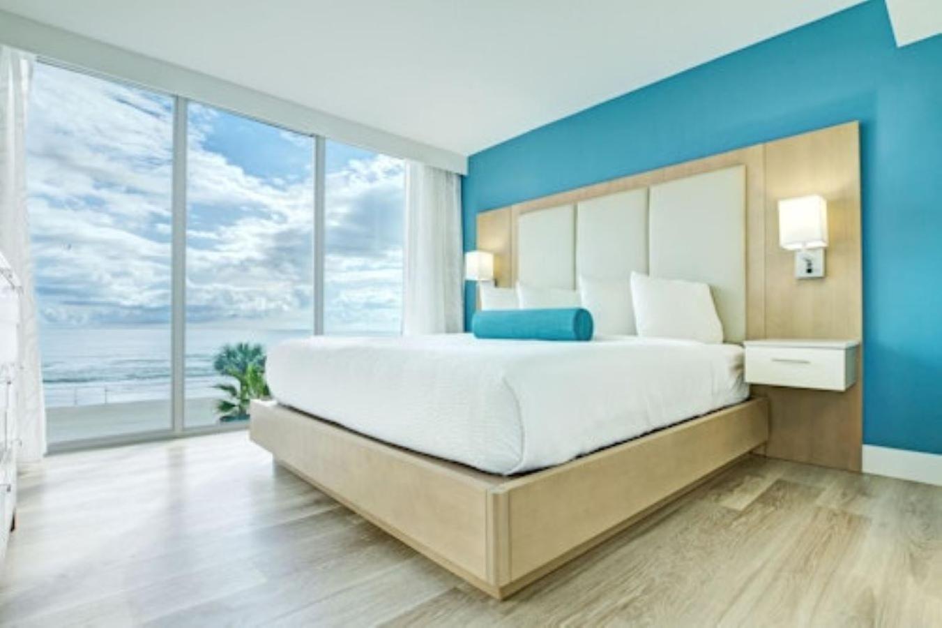 Two-Bedroom Condo Ocean Front,1691996254:JPEG