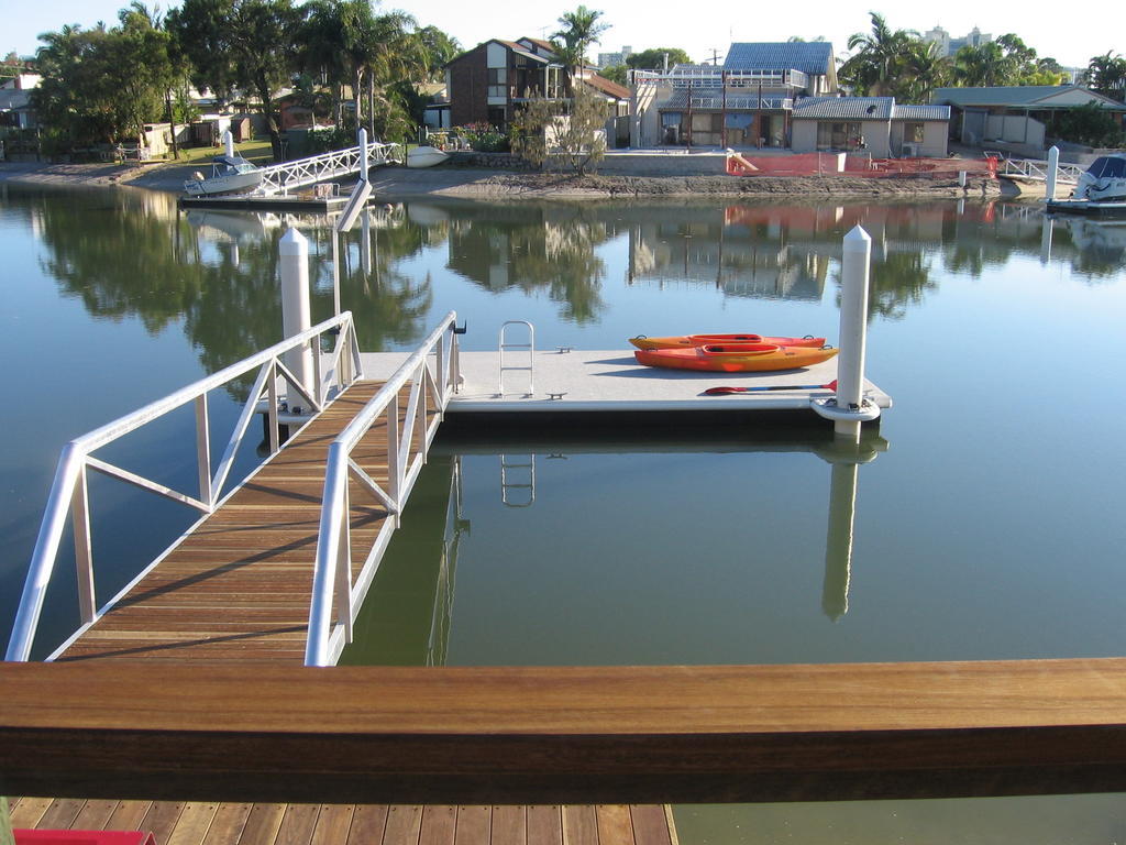 Three-Bedroom House - Water Front