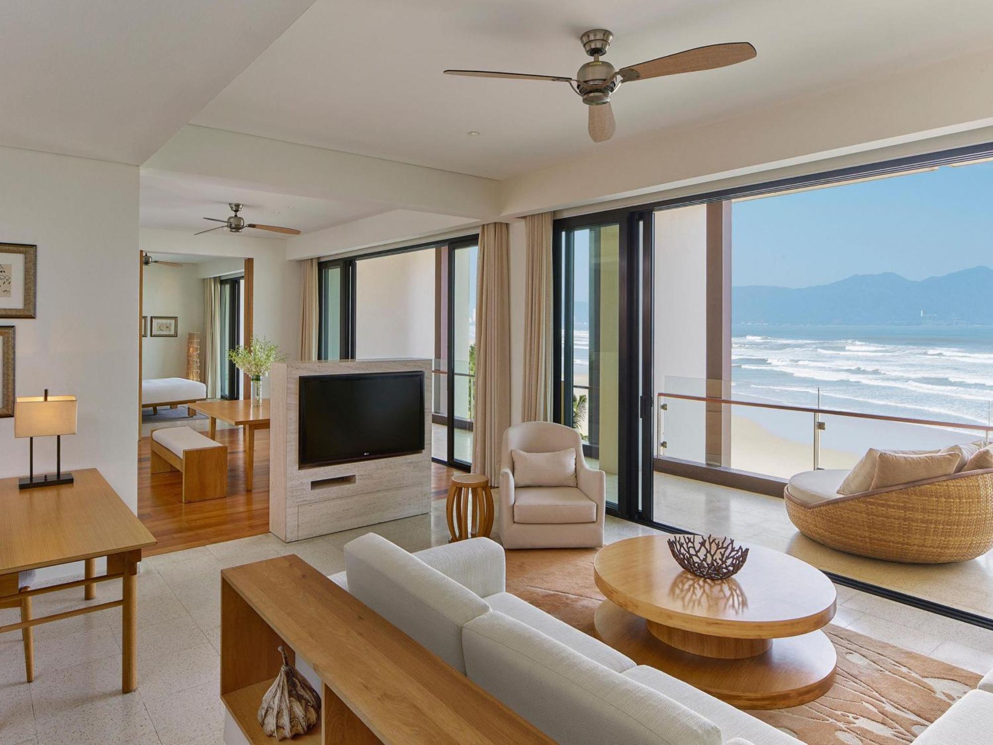 Regency Executive Ocean View Suite Club Access