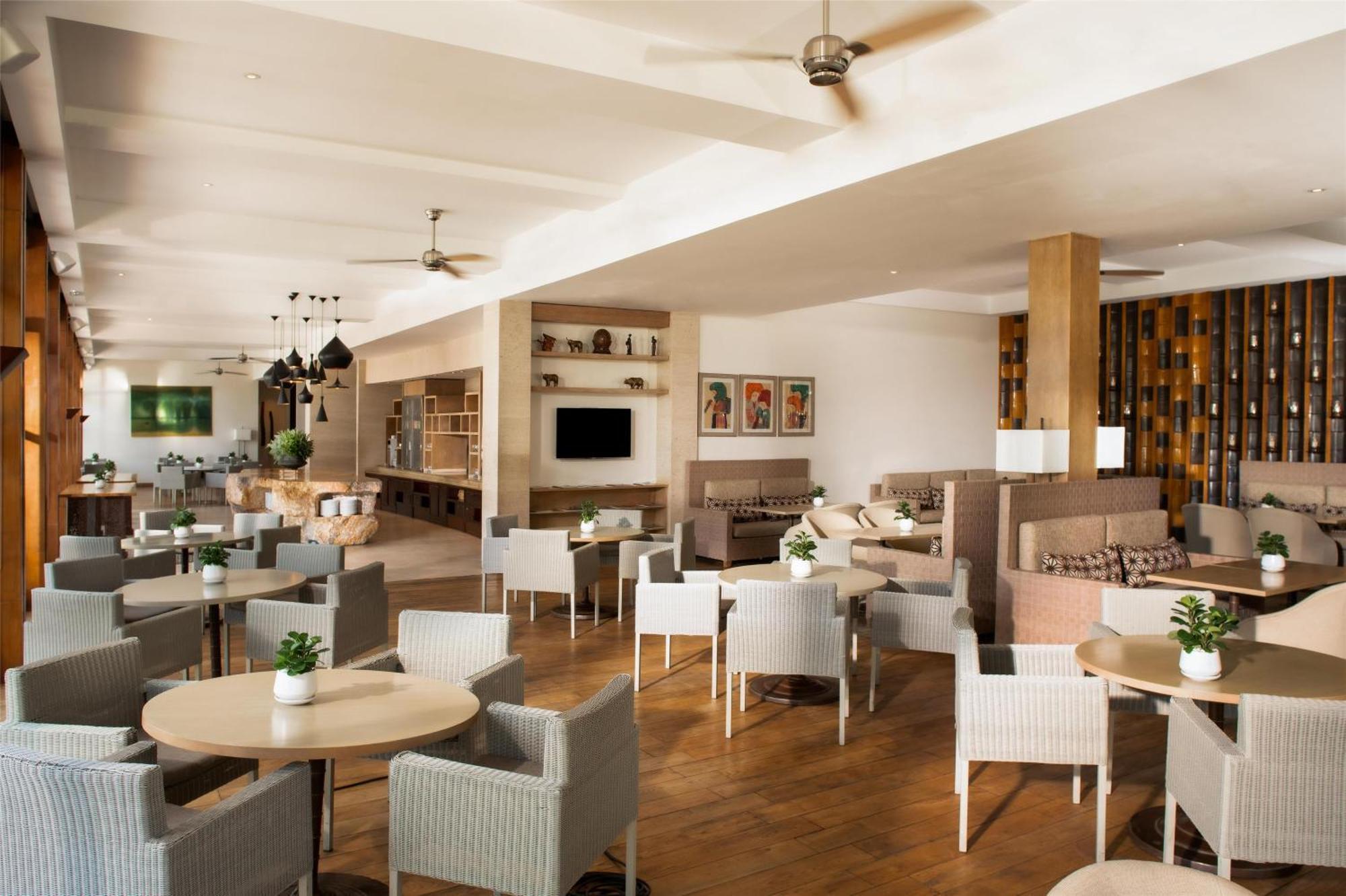 Regency Executive Ocean View Suite Club Access