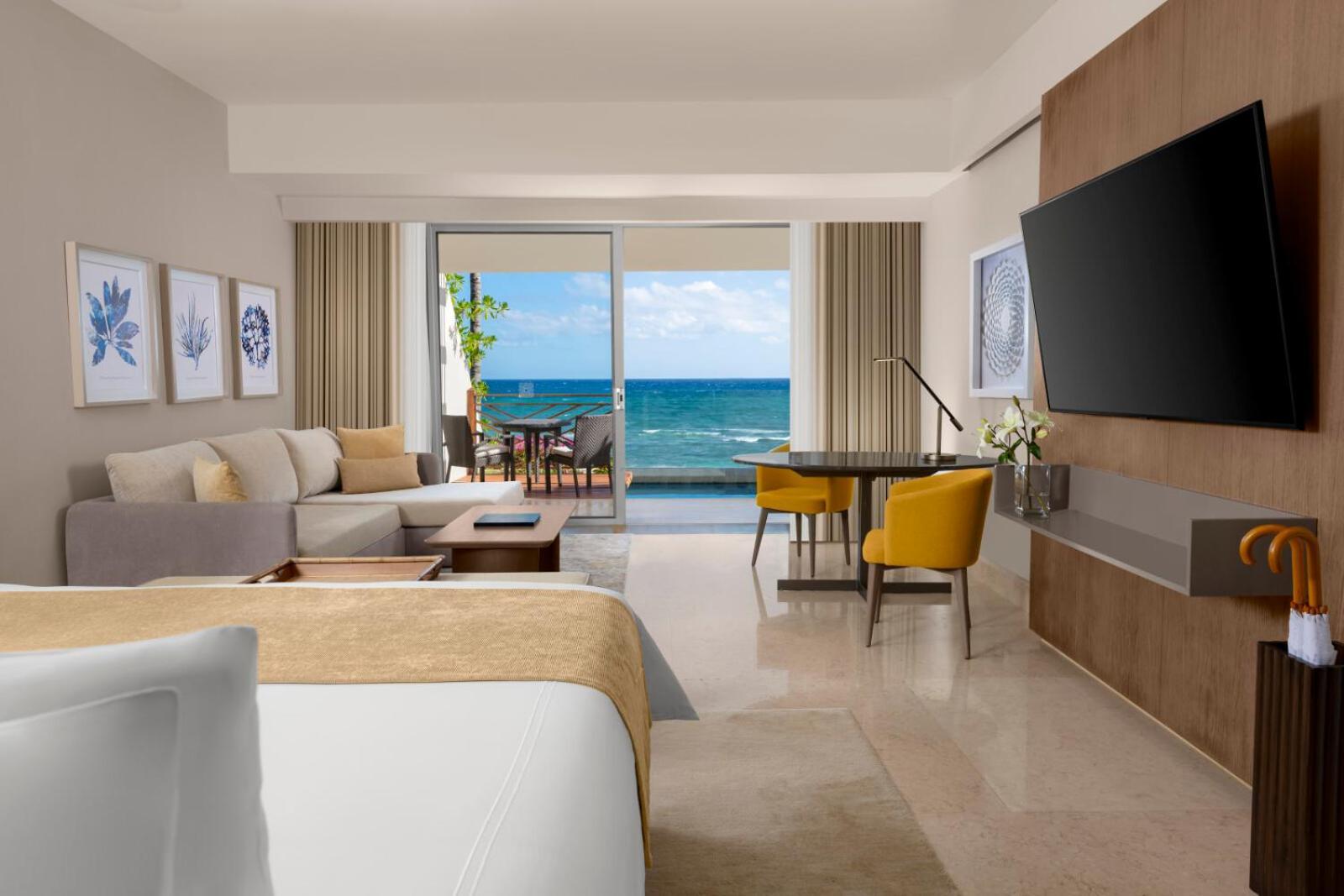 Grand Class Suite Ocean Front