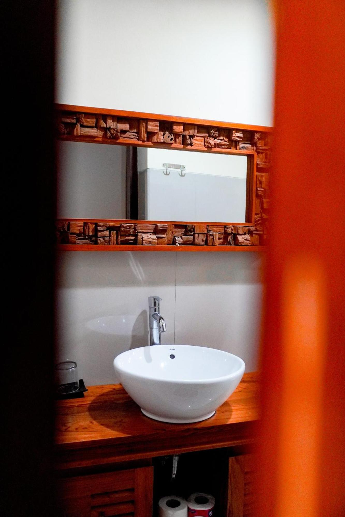 Deluxe Wooden Twin Room