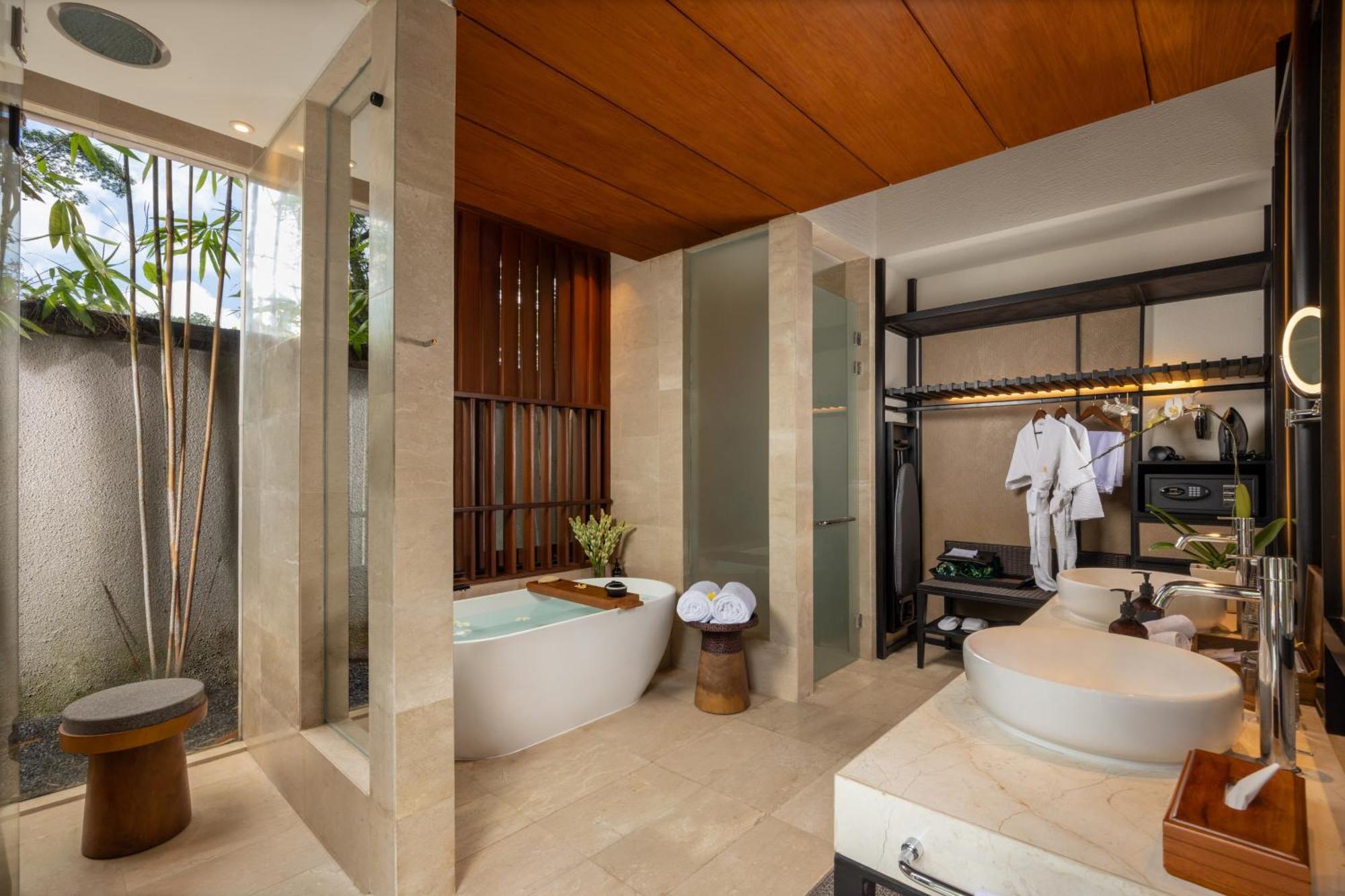 Spacious One-Bedroom Villa with Private Pool, Bathtub, Garden View, Free Welcome Fruit and Daily Afternoon Tea