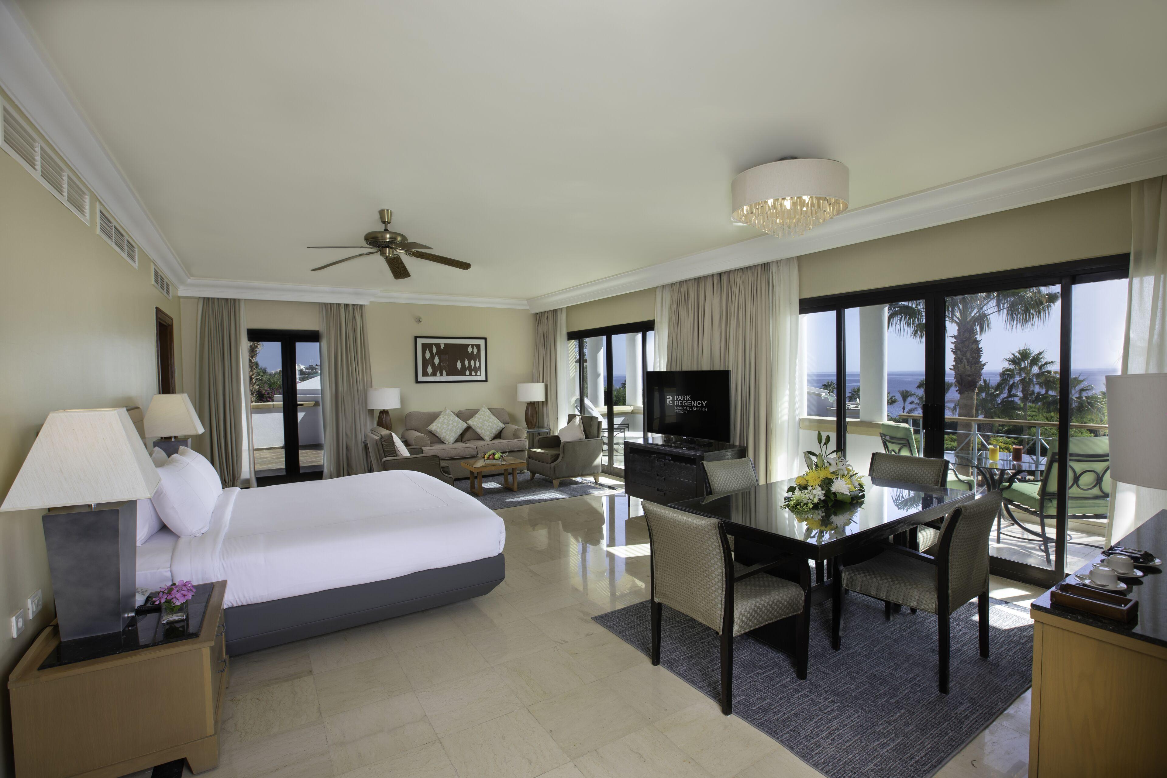 Regency Club Parlor Suite