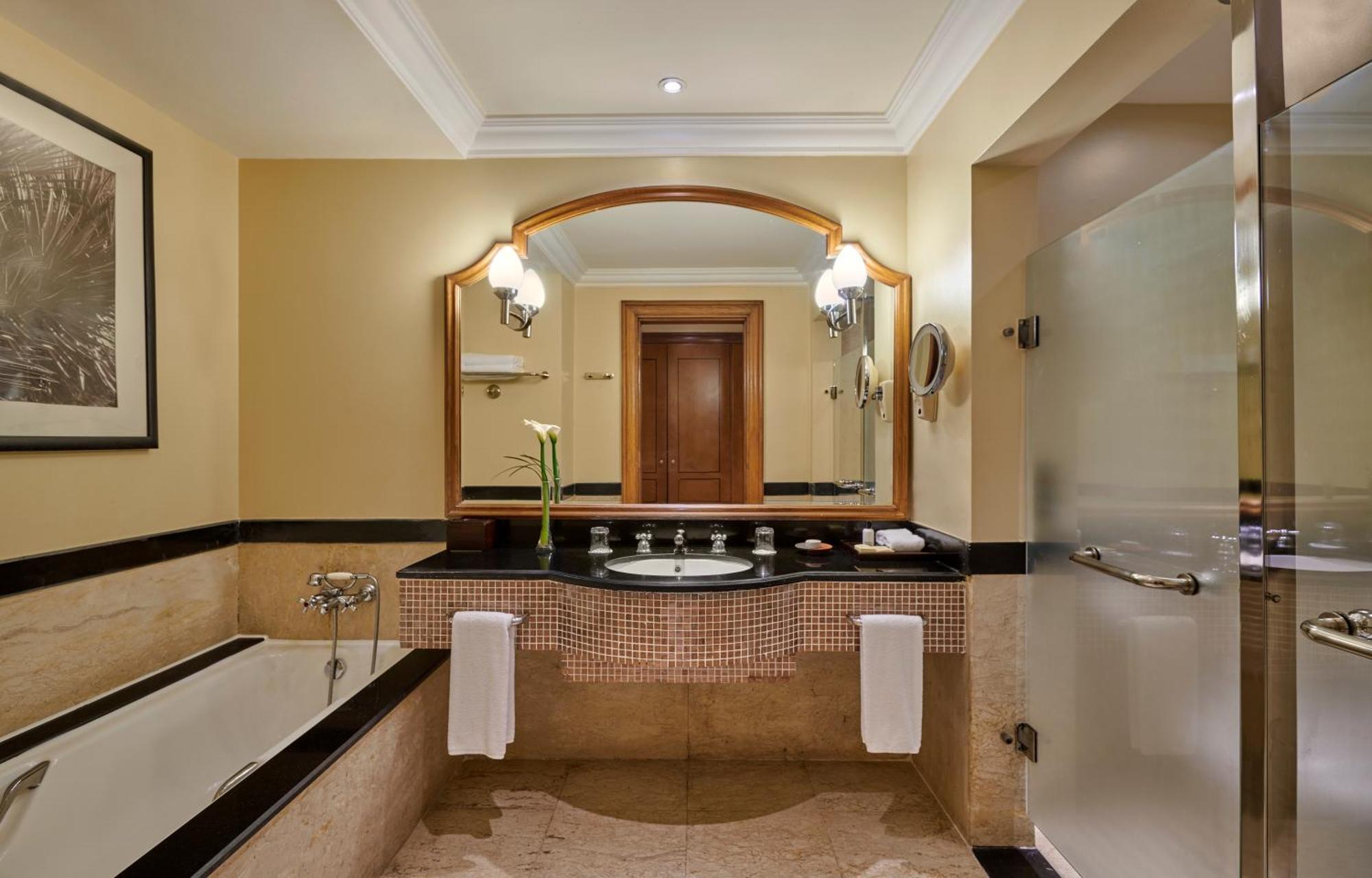 Double or Twin Room Sea View