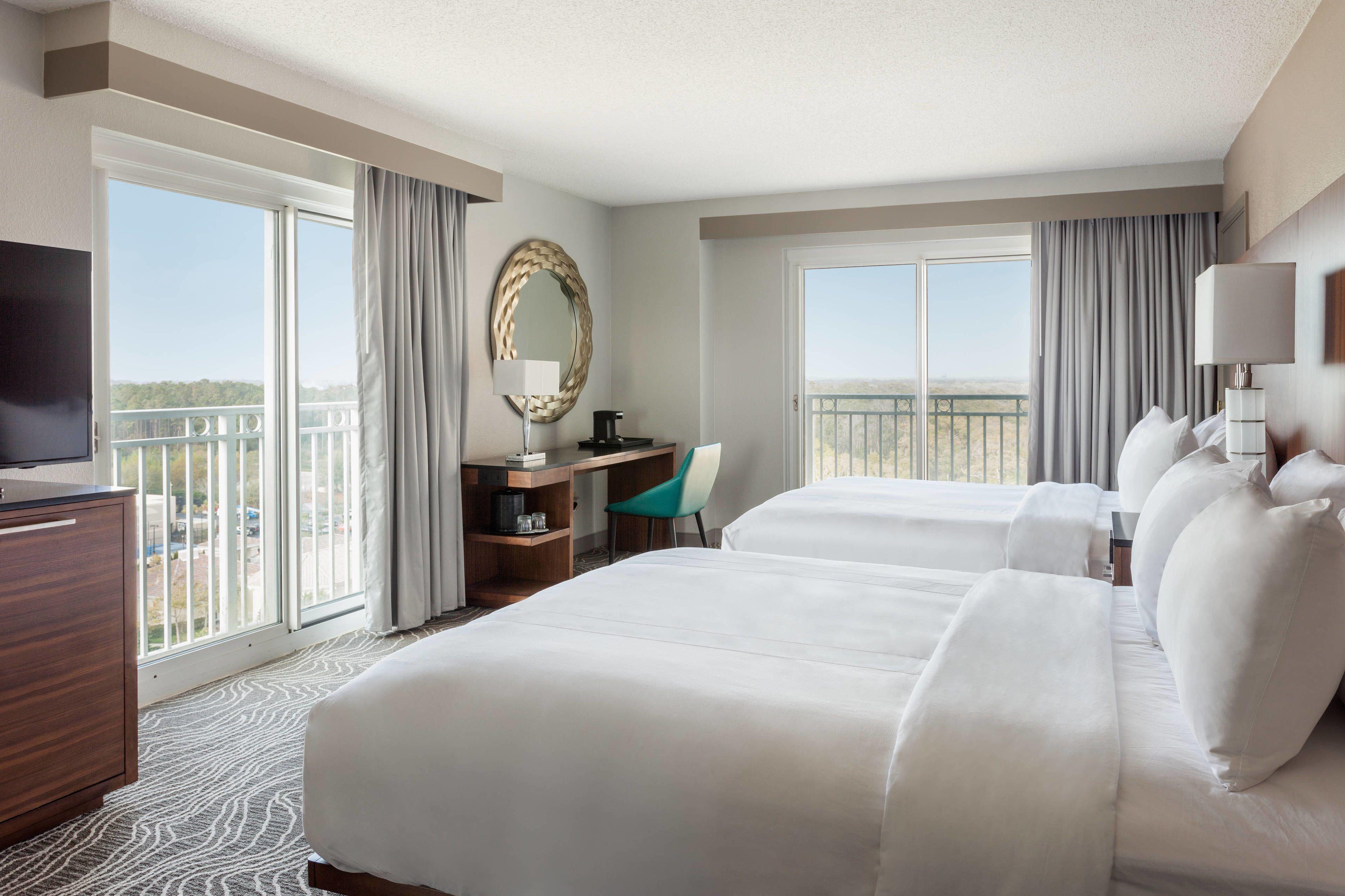 Queen Room Resort View Mobility or Hearing Accessible Roll Shower
