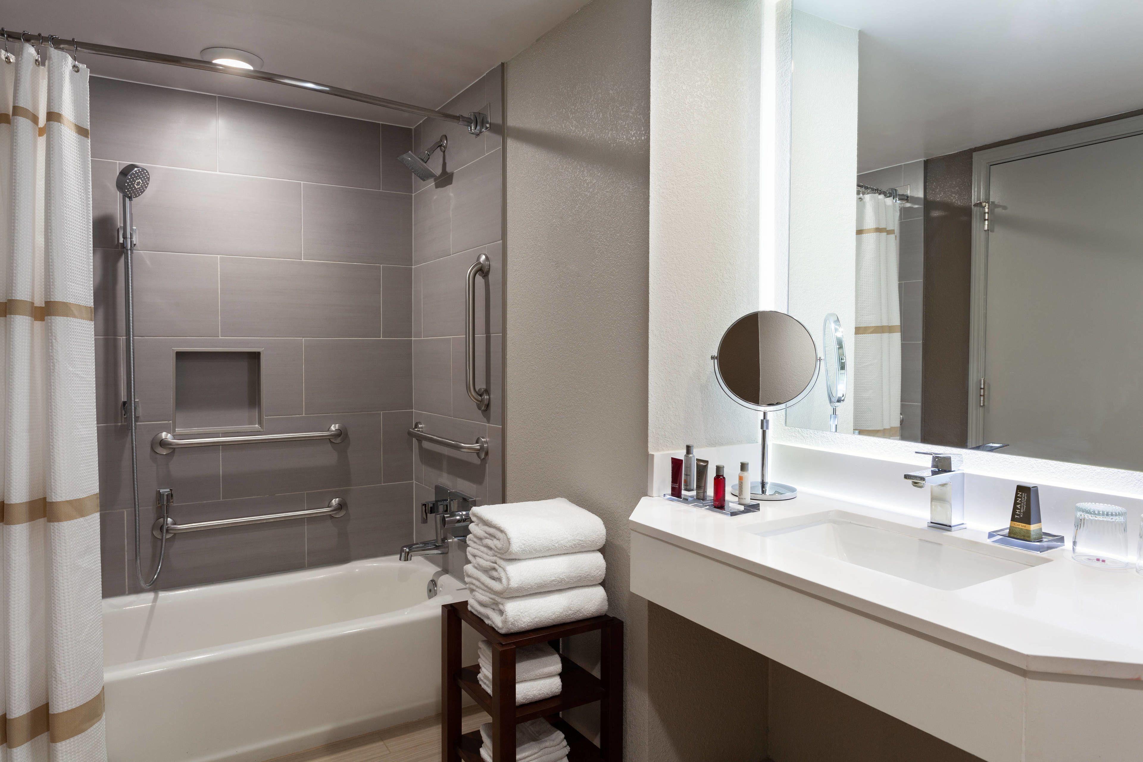 Queen Room Resort View Mobility or Hearing Accessible Roll Shower