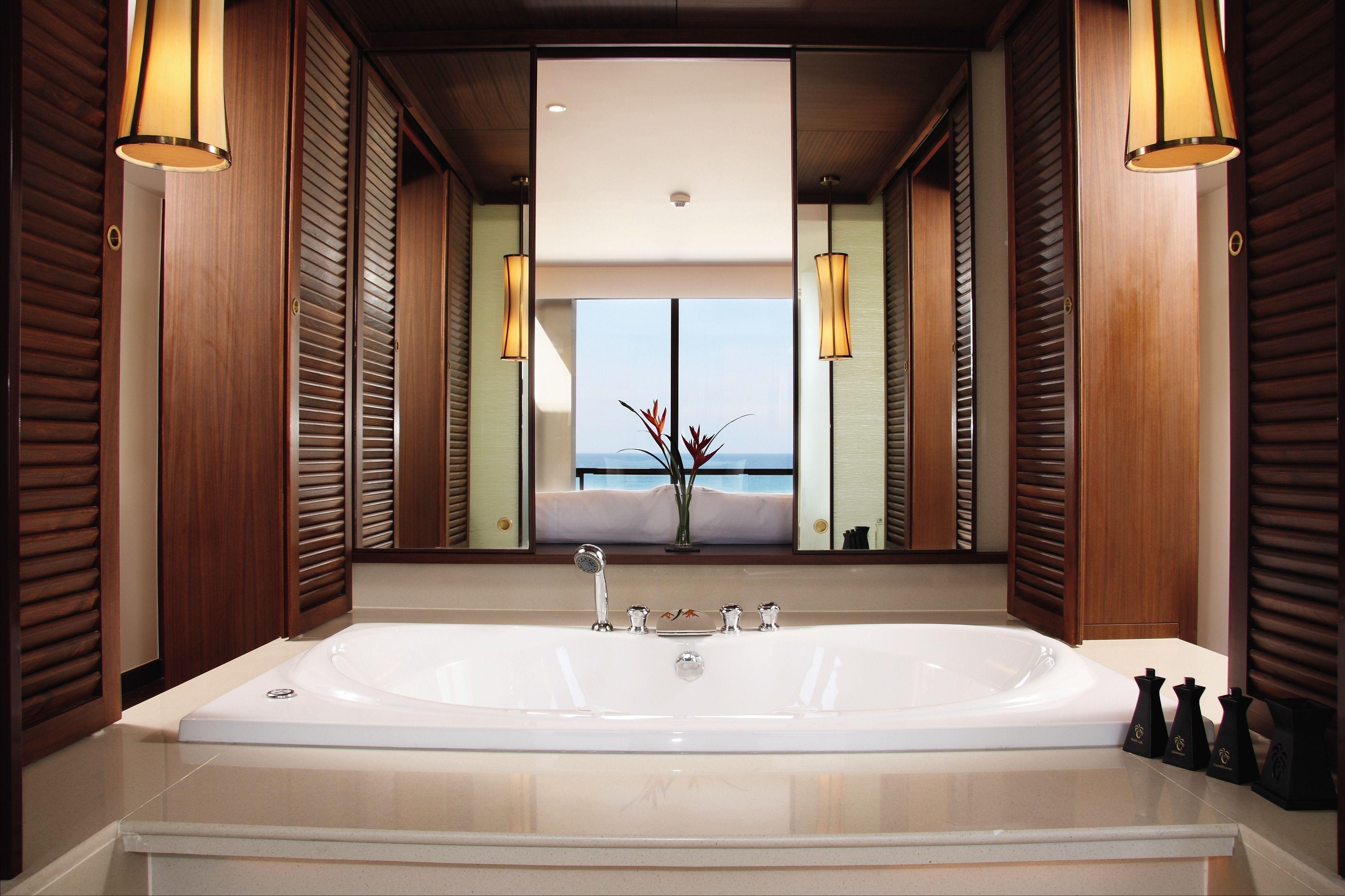 Three-Bedroom Royal Jacuzzi Penthouse