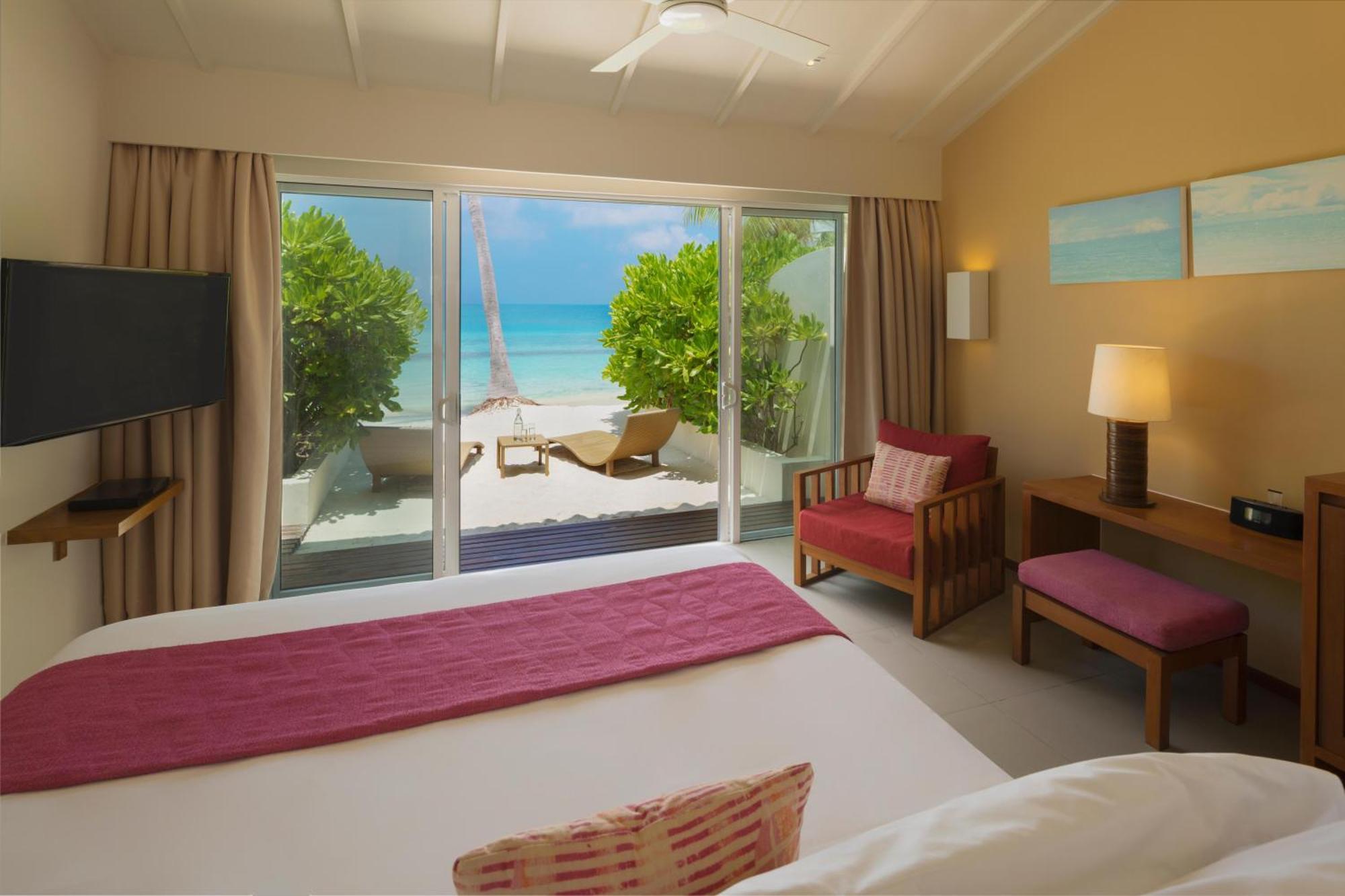 Lagoon View Beach Villa Swirl Pool