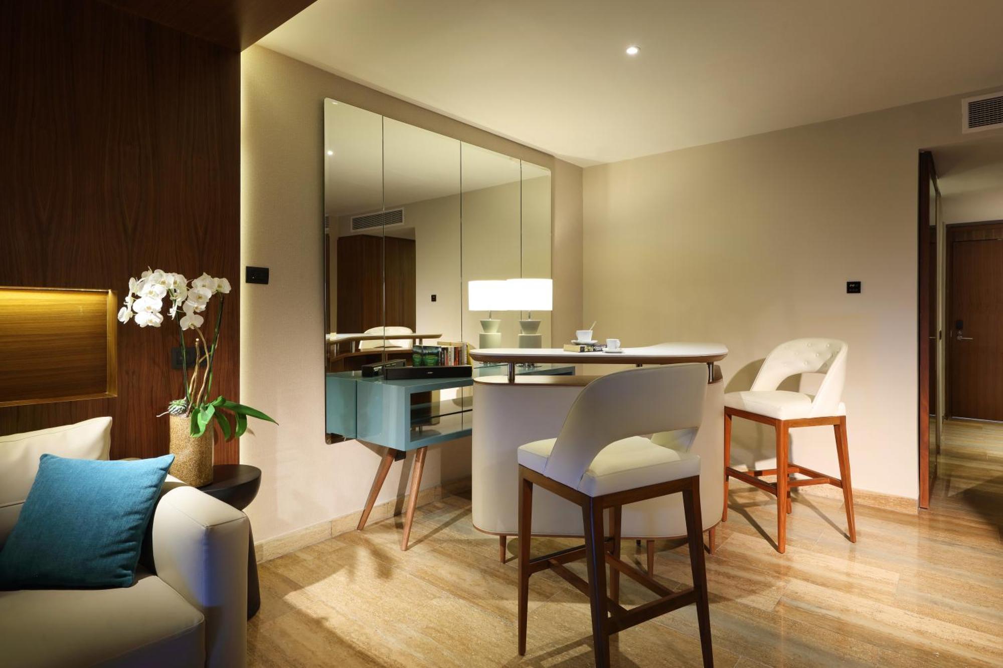 Family Selection Loft Suite Jacuzzi Terrace Ocean View