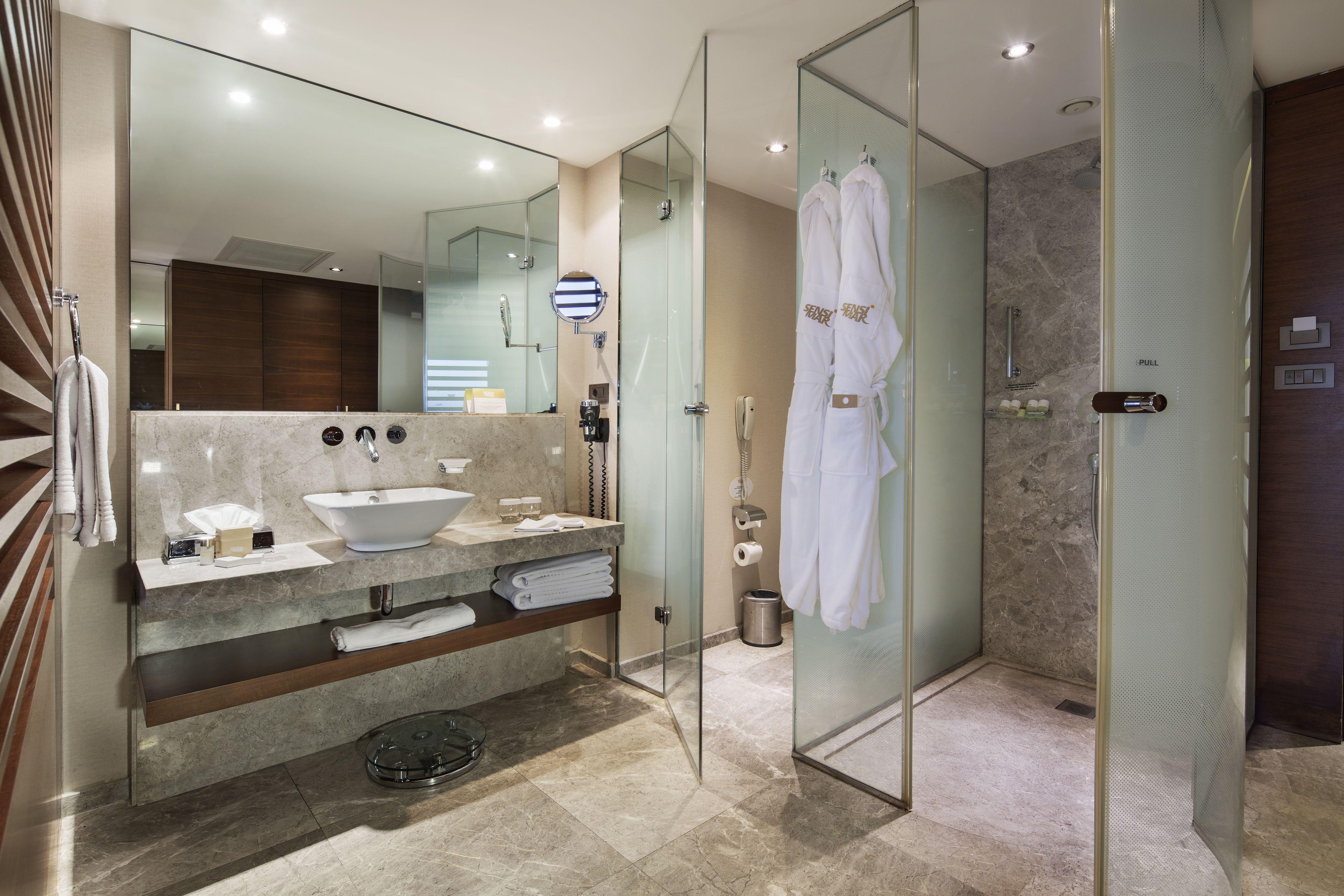 Junior Suite Partial Sea View