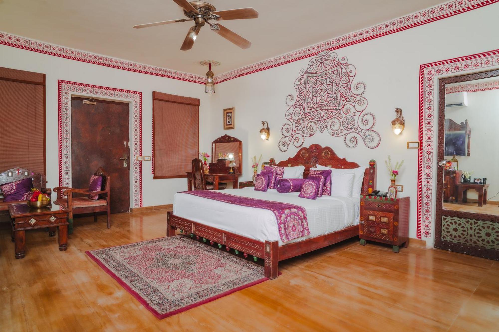 Royal Cottage Room