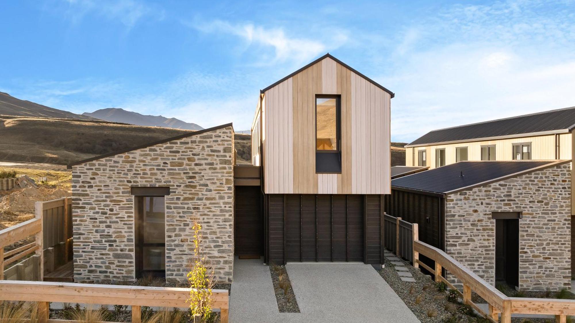 Four-Bedroom House,1736971918:JPEG