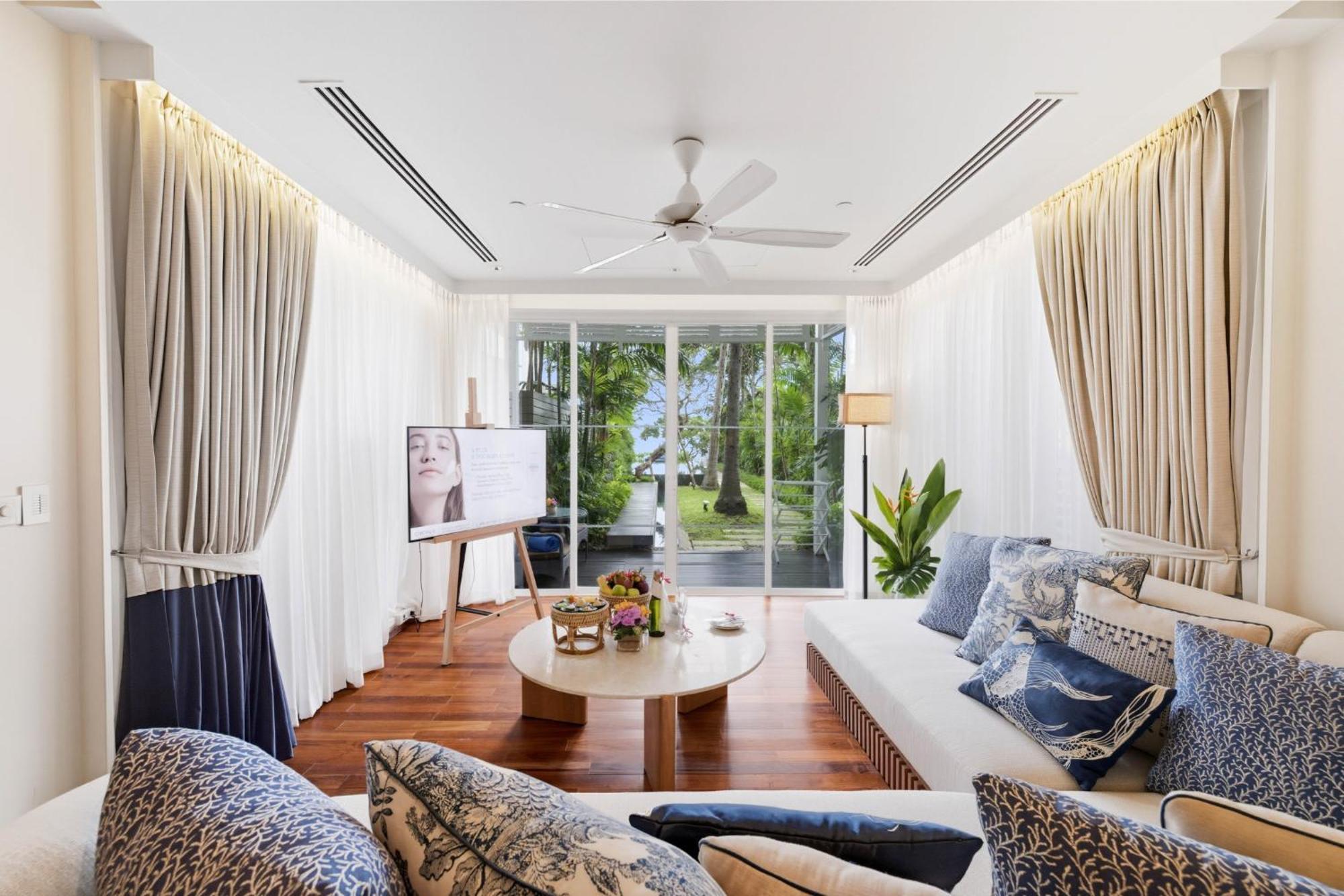 One-Bedroom Villa with Beachfront and Private Pool