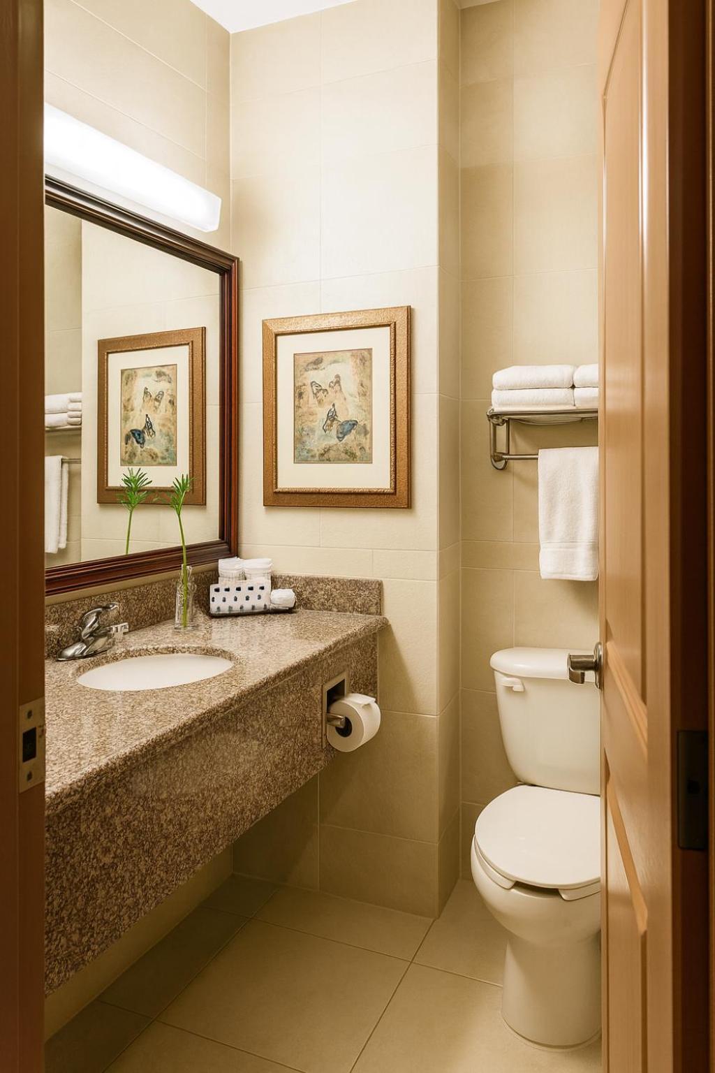 Garden Suite Beach Access at Emotions