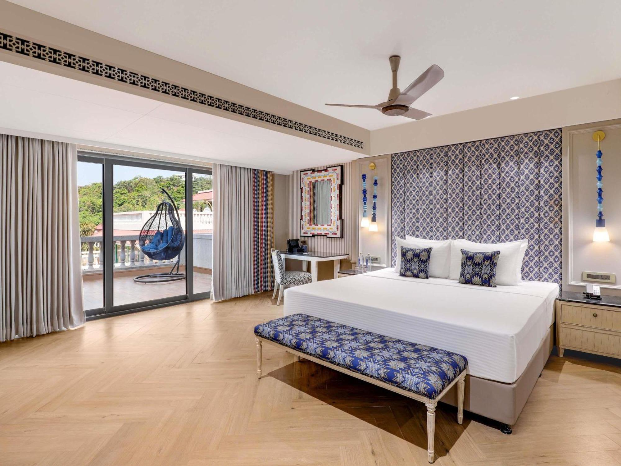 One-Bedroom Family Suite with Bath Tub and Balcony - INR 1000 SPA Credit, 15% Discount on Food & Beverages