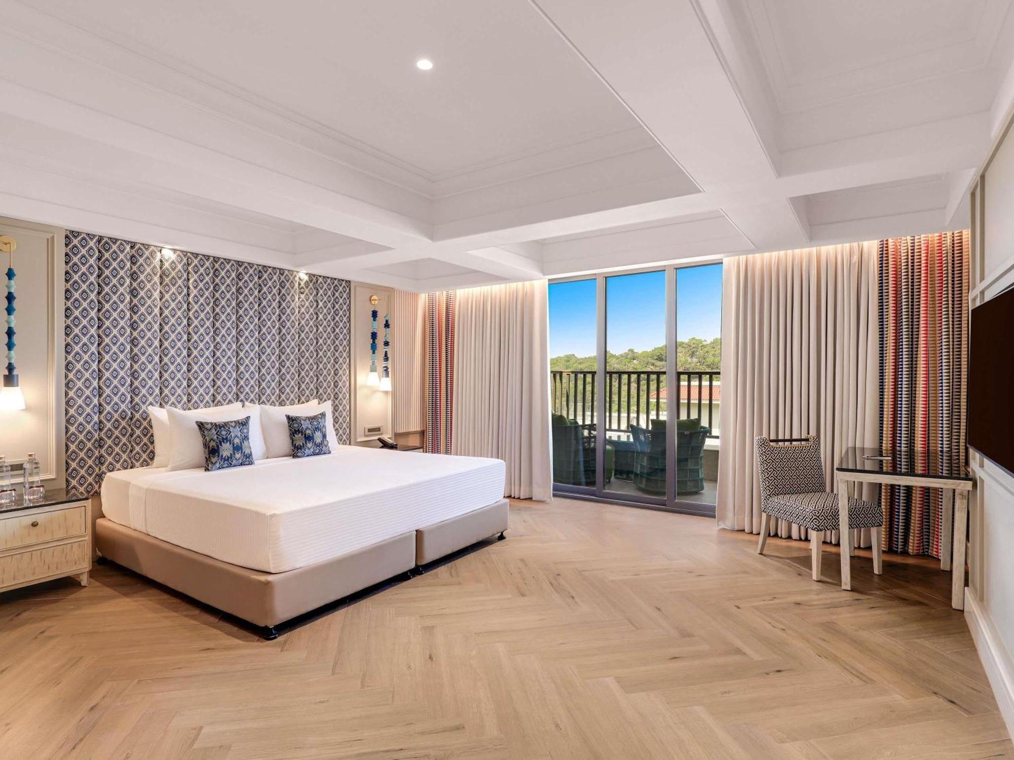 Premium King Room with Bath Tub and Balcony,1739999000:JPEG