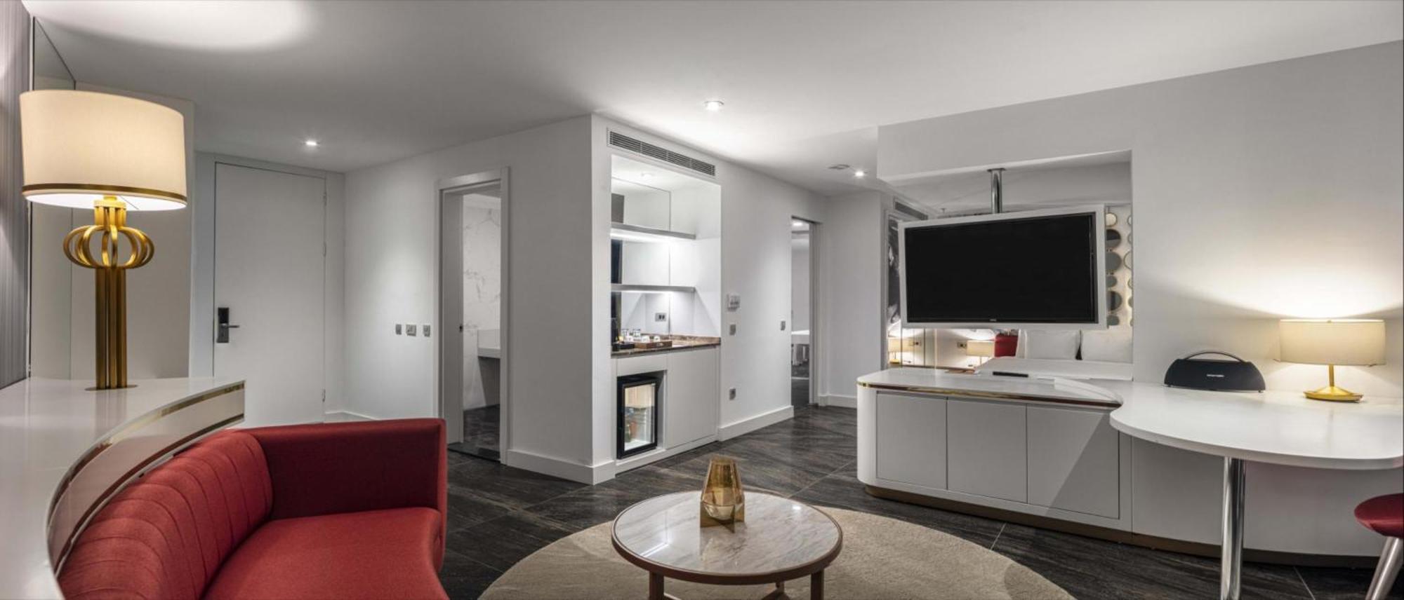 Deluxe Suite