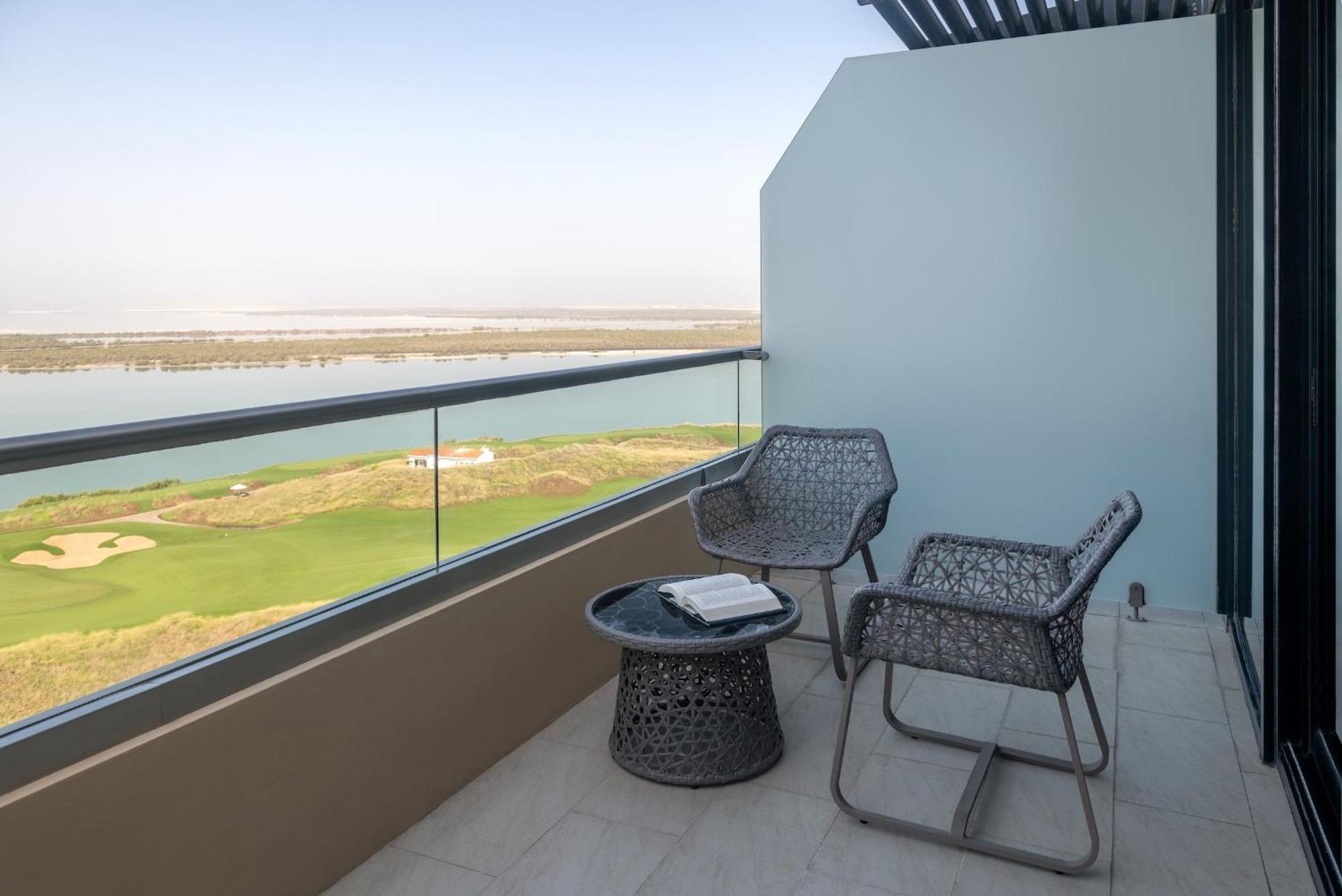 Deluxe King Room Sea View Balcony Theme Park Access,1742652247:JPEG