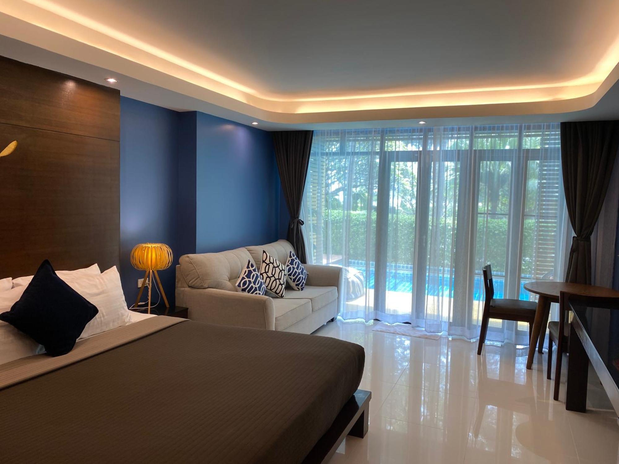 Suite with Swimming Pool Access