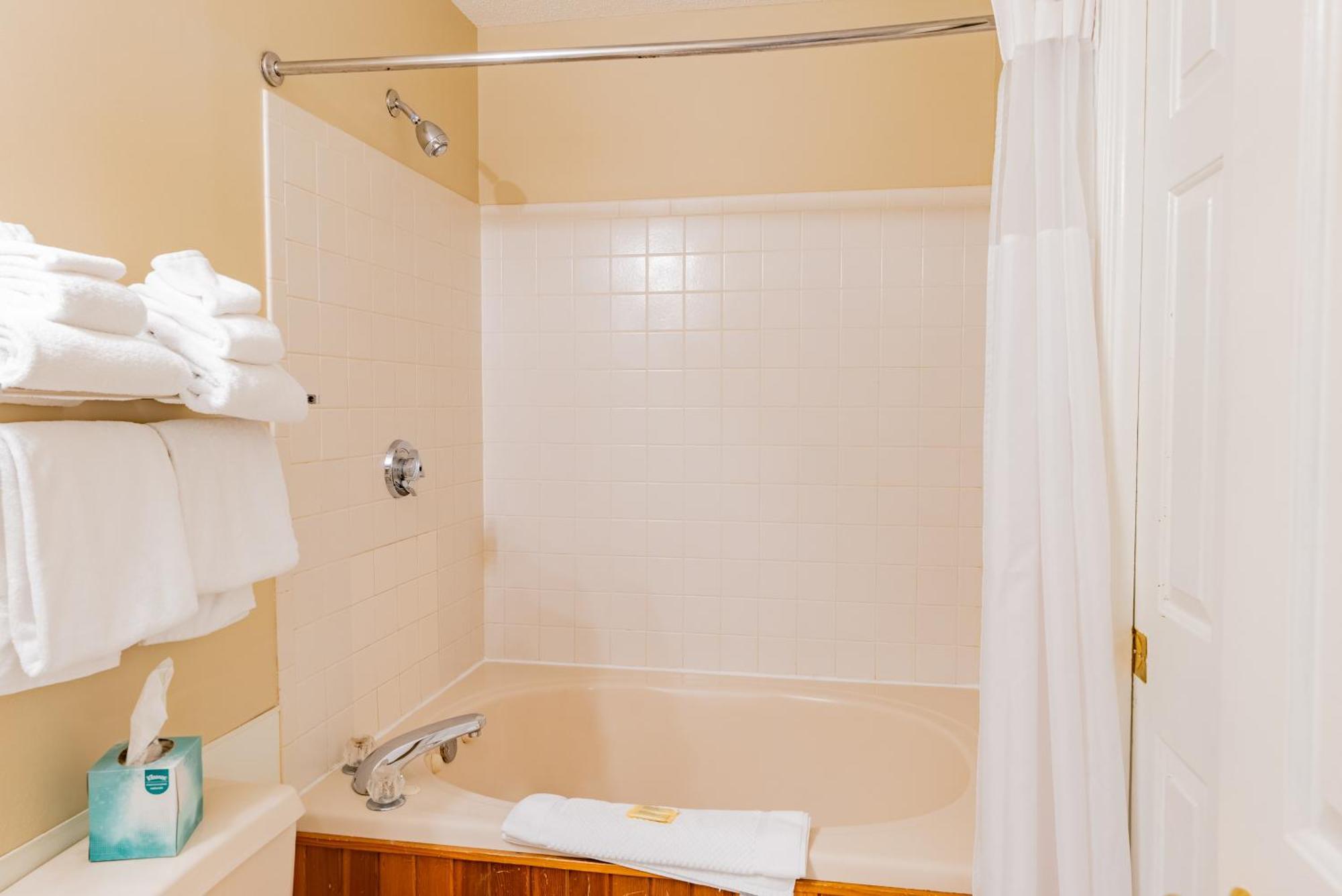 Highlands | 2 King Beds Condo | Mountain View