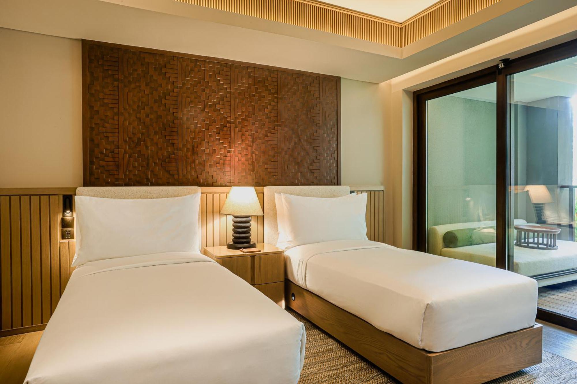 1 King Bed Forest Deluxe Room
