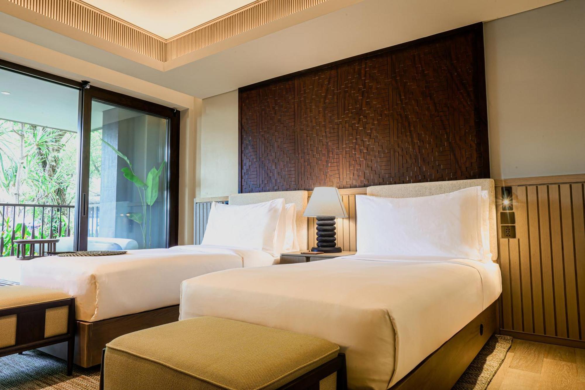 1 King Bed Forest Deluxe Room