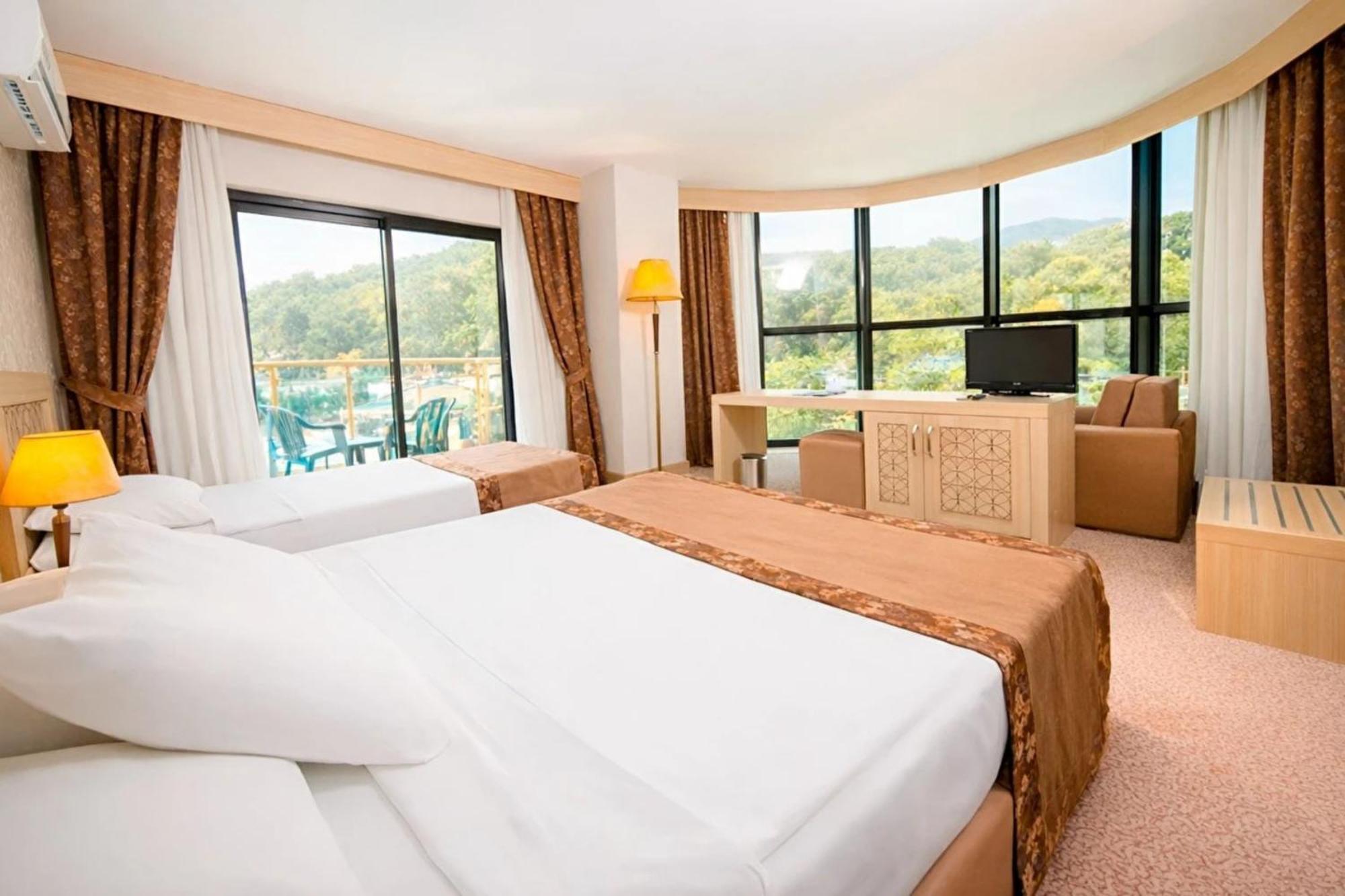 Quadruple Room with Balcony