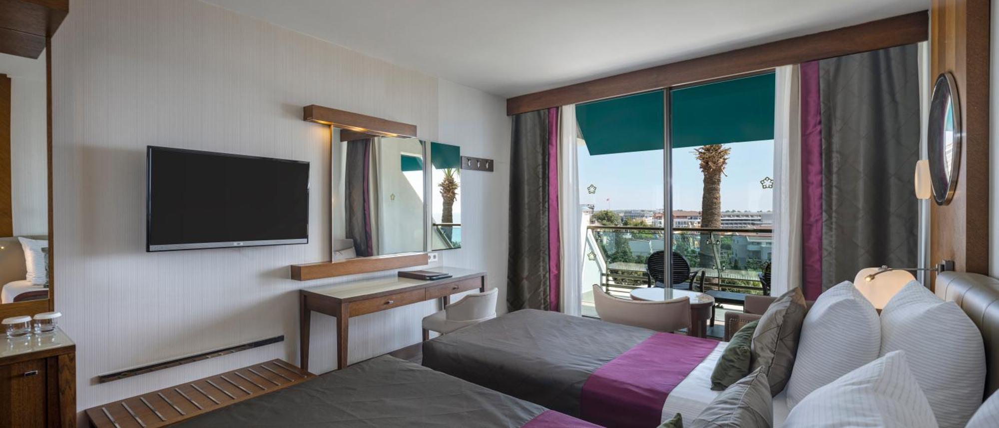Double or Twin Room Sea View