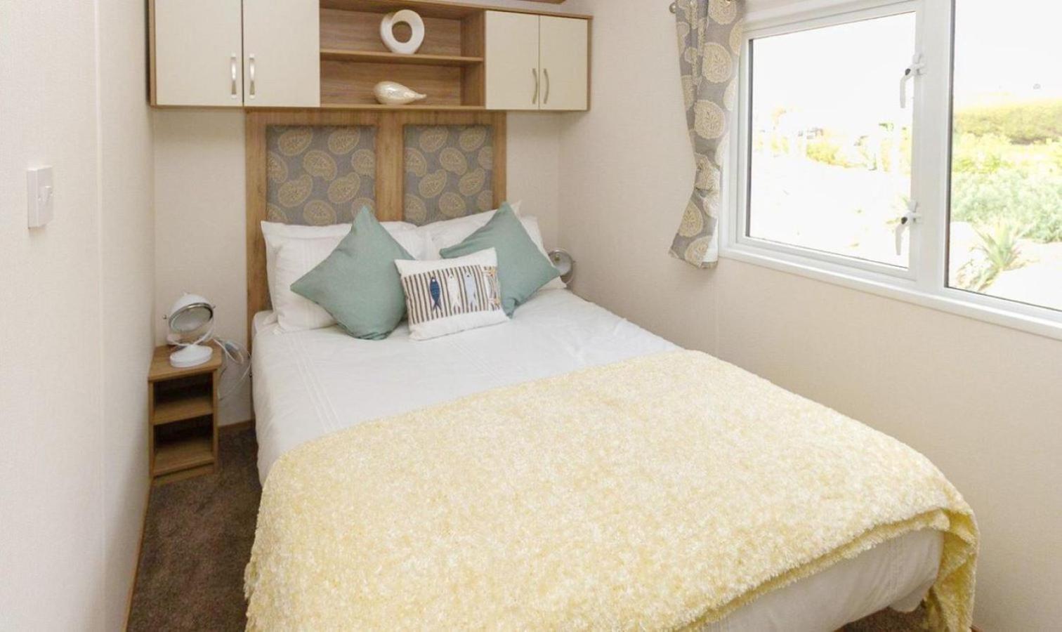 6 Berth Luxury Caravan,1765873645:JPEG