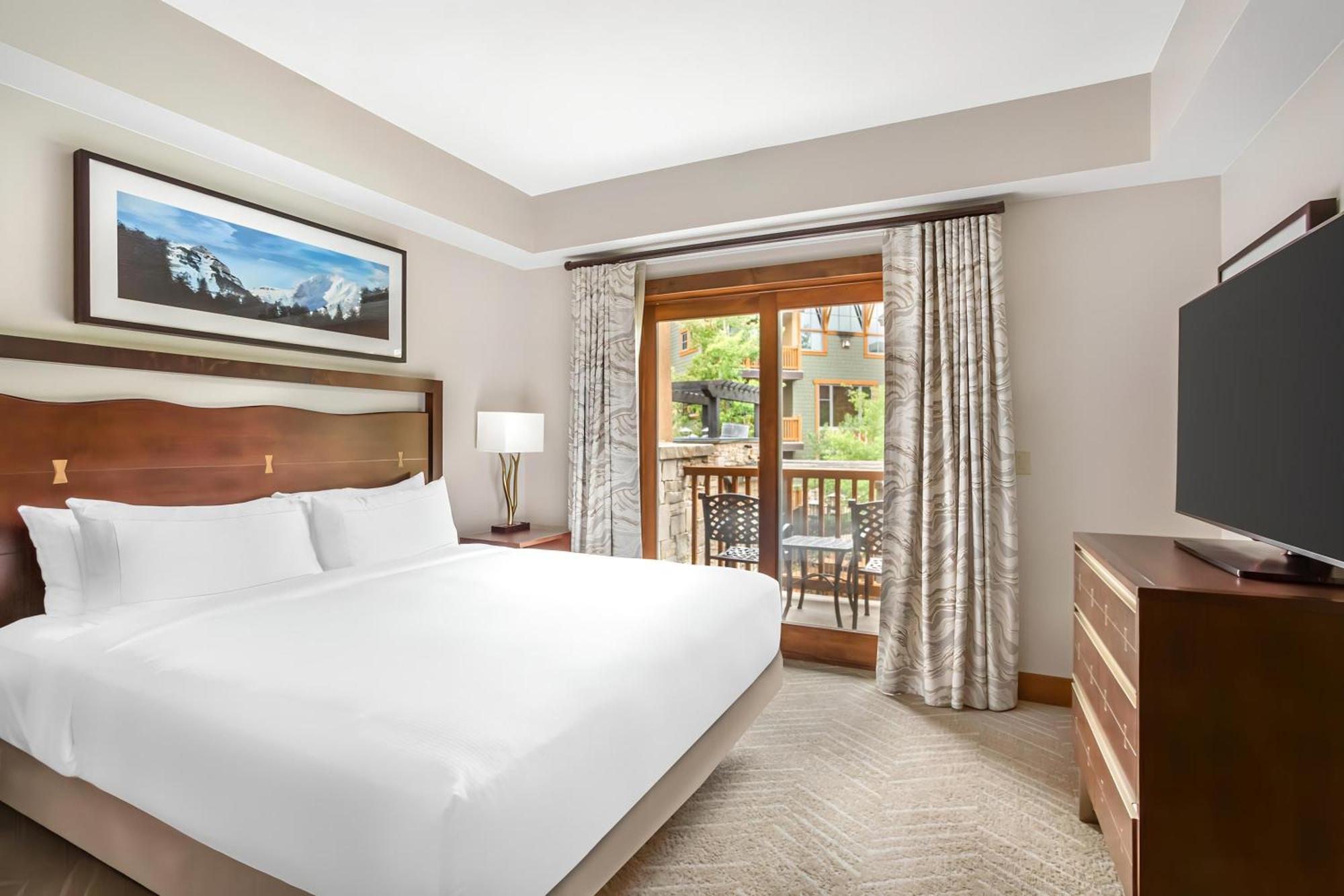 One-Bedroom King Premier Suite with Balcony,1742792854:JPEG