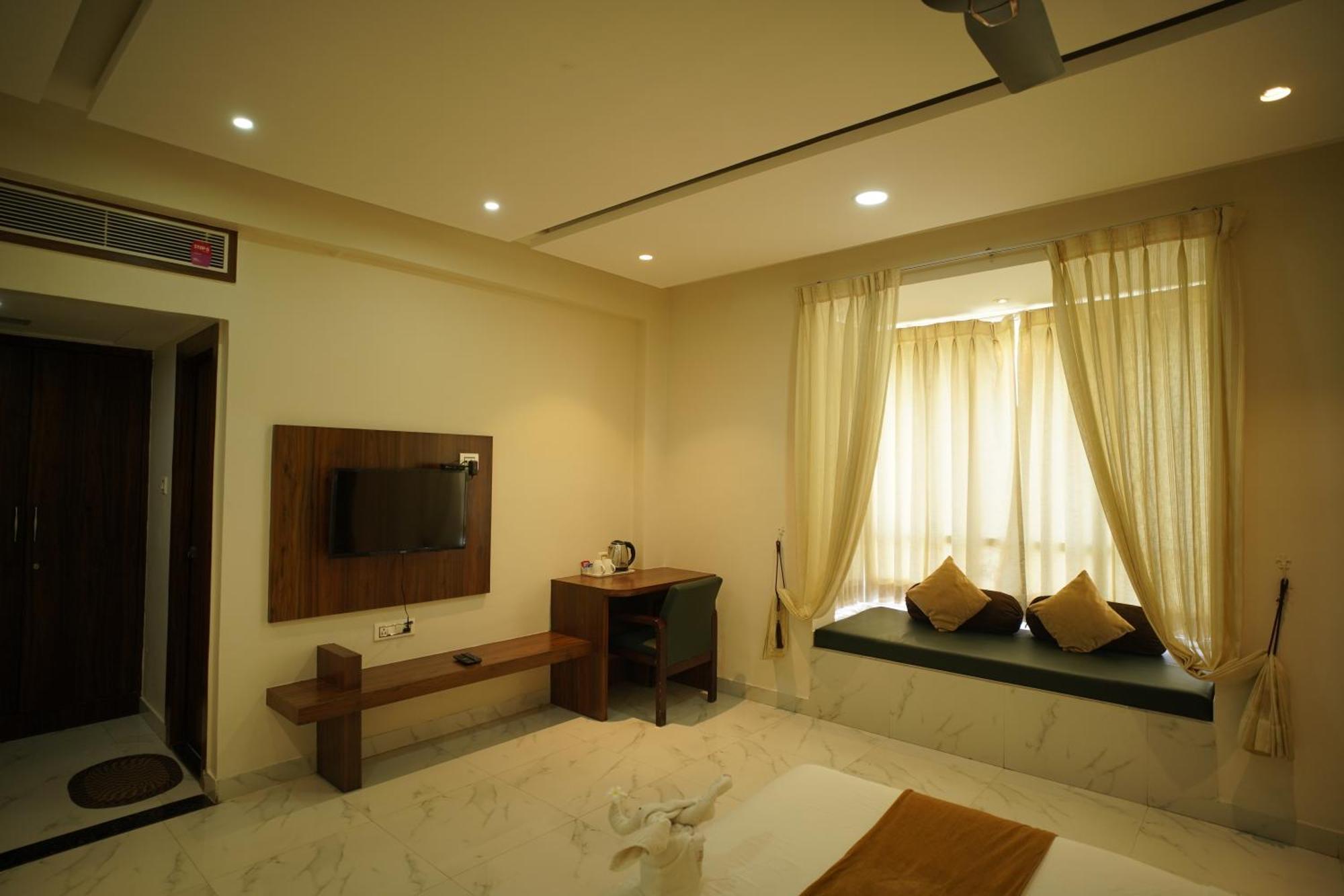 Junior Suite with Balcony,1743034631:JPEG