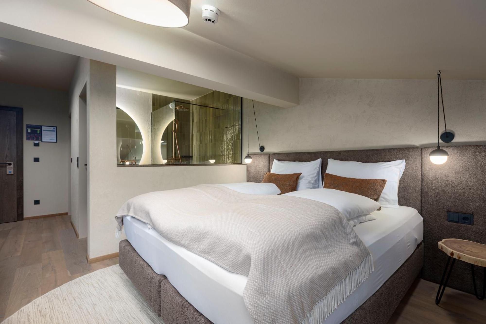 Doppelzimmer mit Balkon