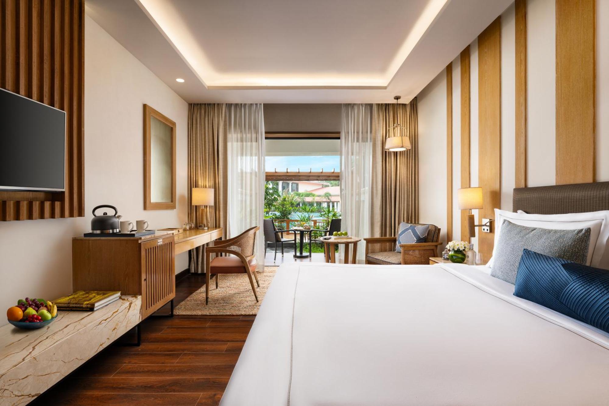 Luxury Room Pool Access Twin Bed,1746925461:JPEG