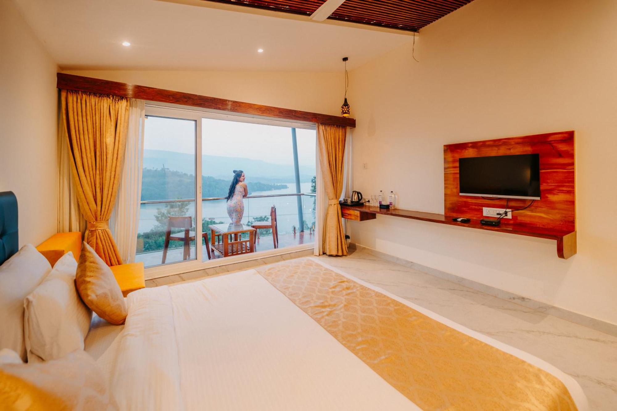King Room with Lake View