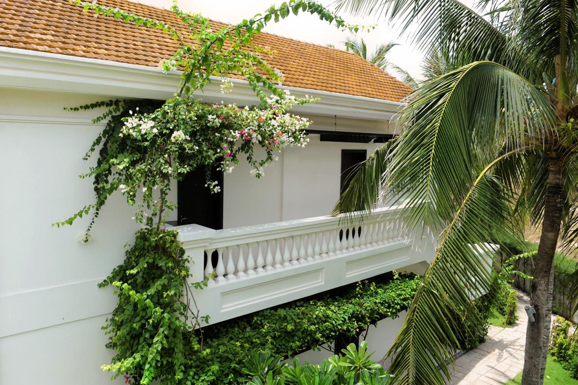 Premier Deluxe Room Pool or Garden View