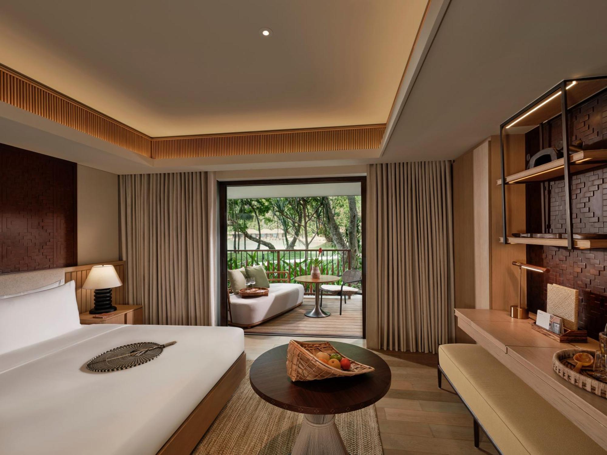 1 King Bed Forest Deluxe Room