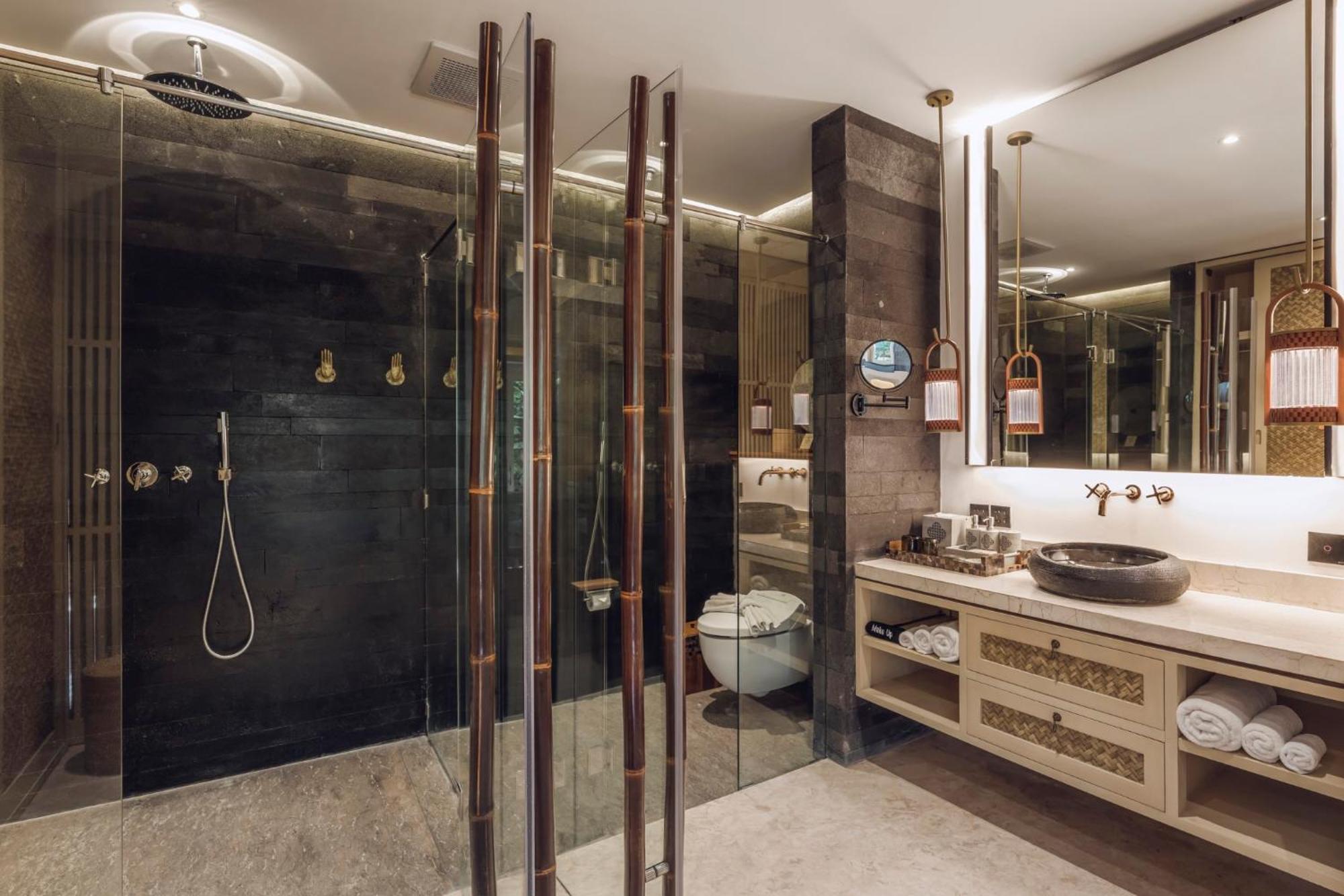 Smart One-Bedroom Private Pool Villa Near Construction