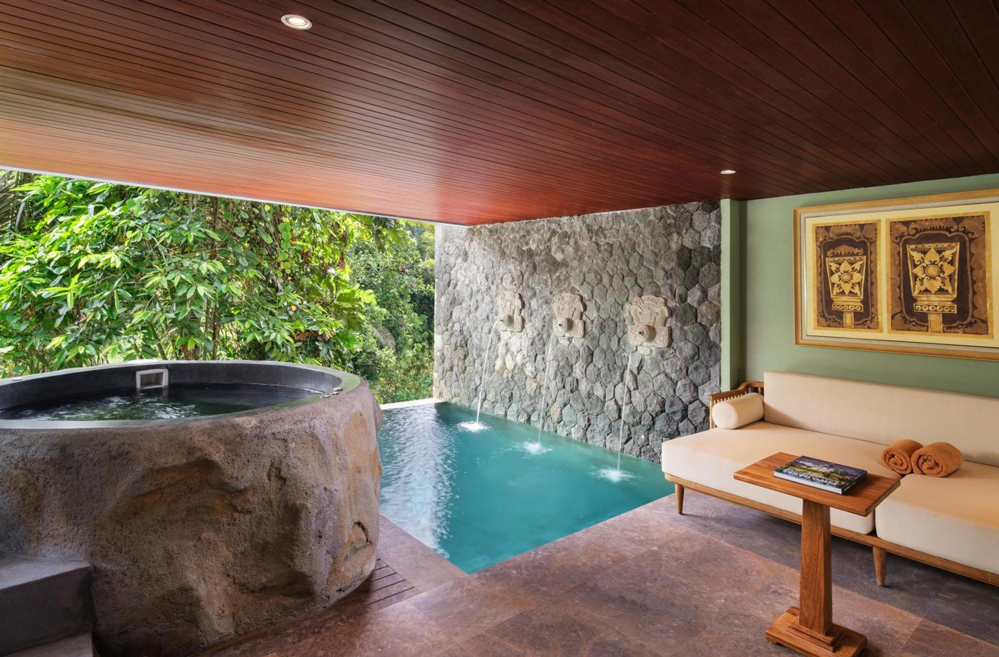 Riverview Heated Pool Villa with Jacuzzi