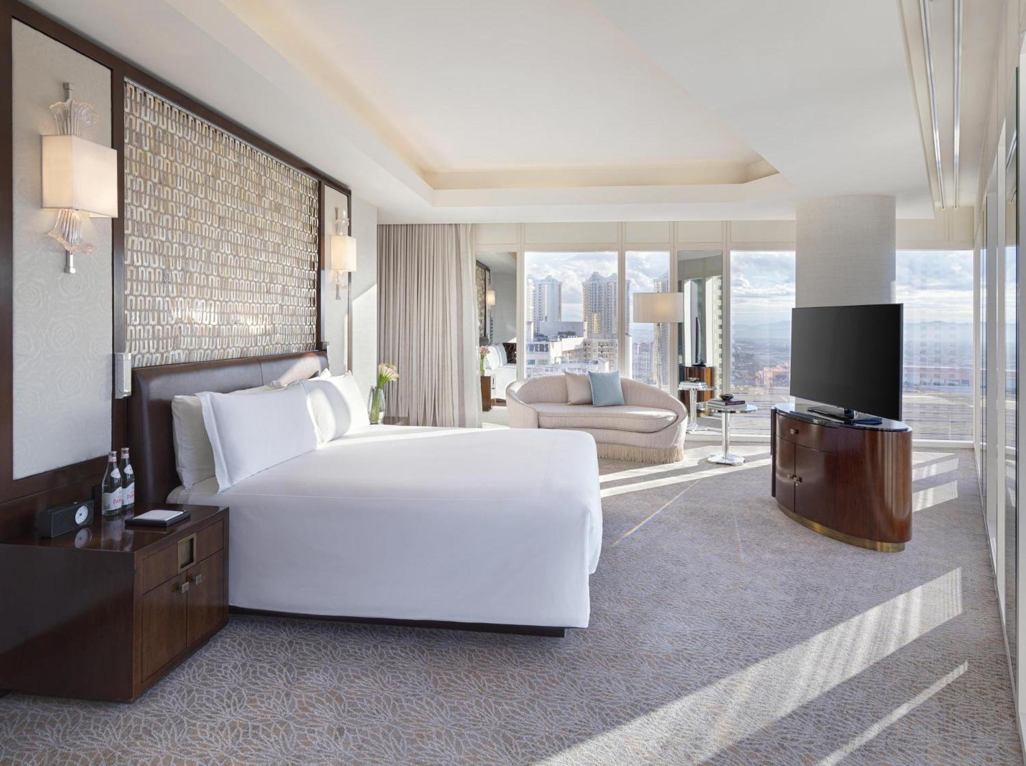 Penthouse King Suite Panorama View