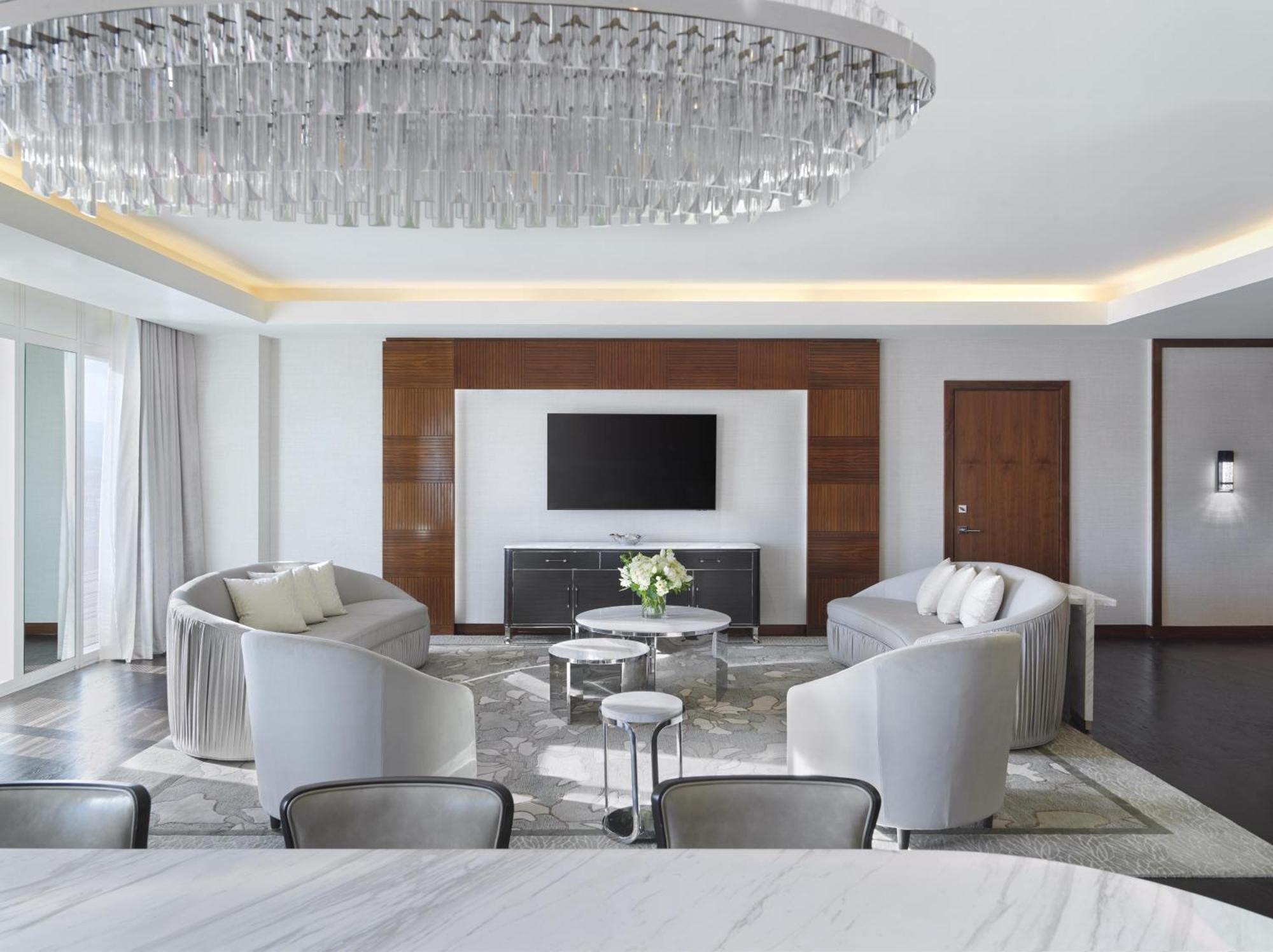Penthouse King Suite Panorama View